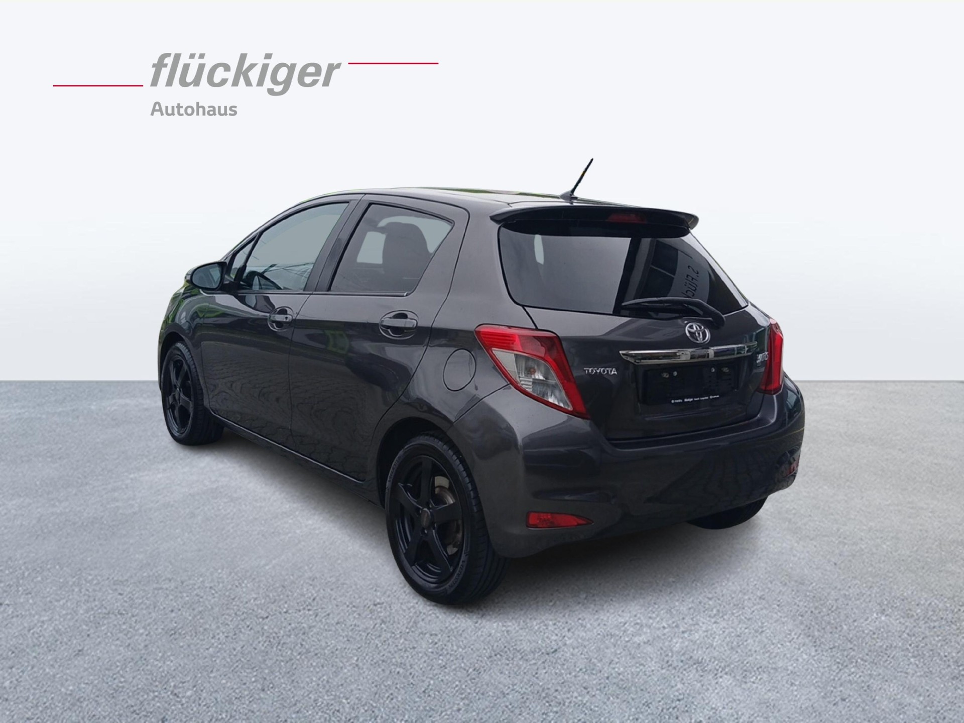TOYOTA Yaris 1.33 VVT-i Style-image-6