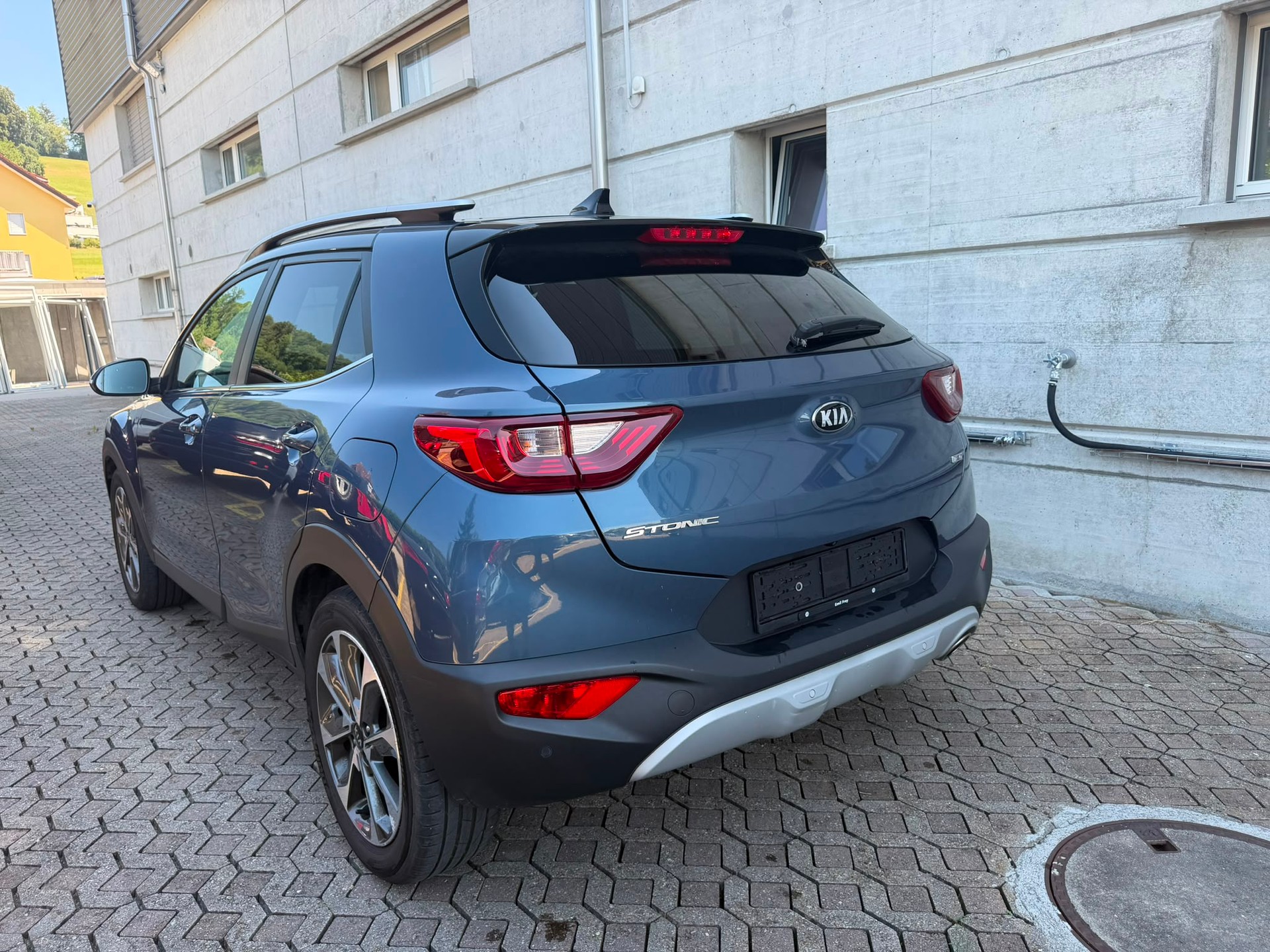 KIA Stonic 1.0 T-GDi-image-5