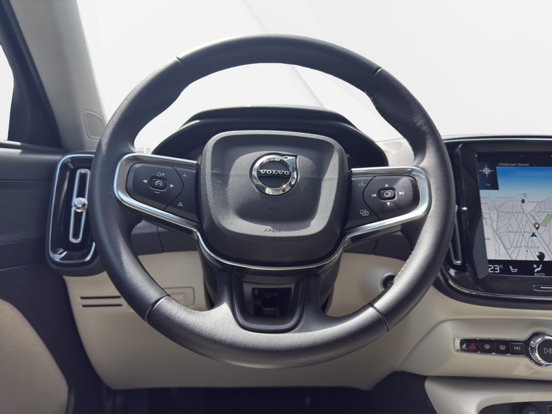 VOLVO XC40 B4 Benzin Mild Hybrid AWD Inscription Geartronic-image-14