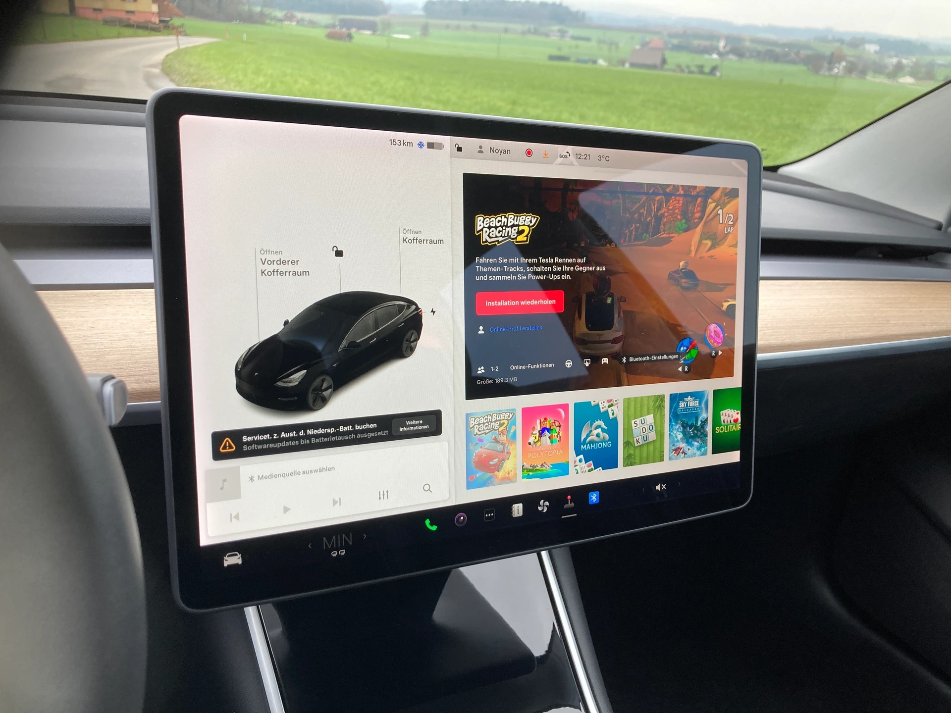 TESLA Model 3-image-11