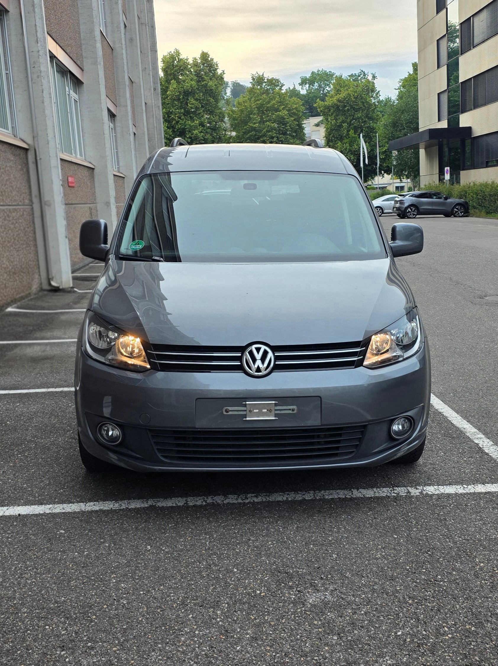 VW Caddy 1.6 TDI CR Highline ADSG-image-0
