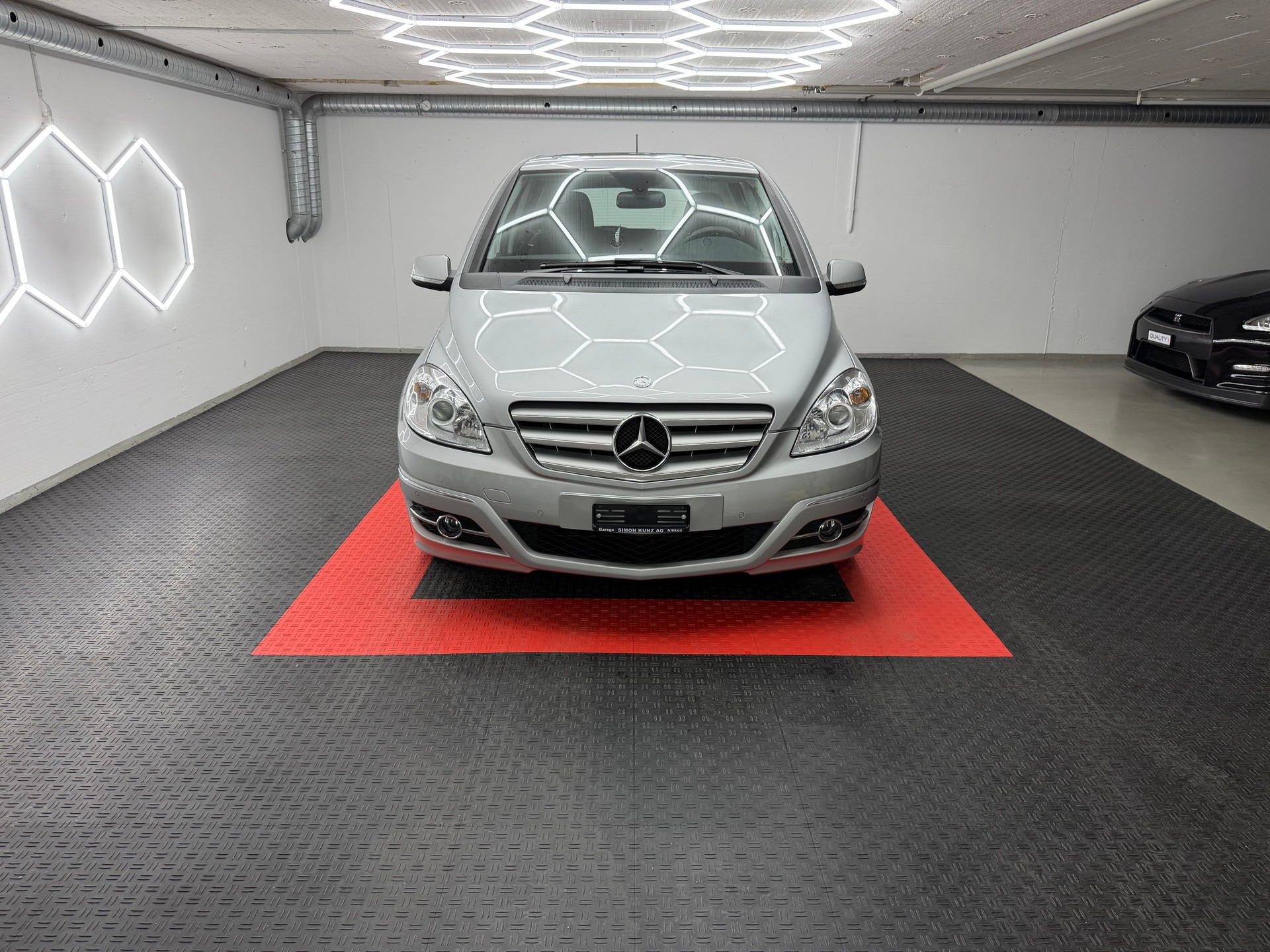 MERCEDES-BENZ B 180 Selection Autotronic-image-1