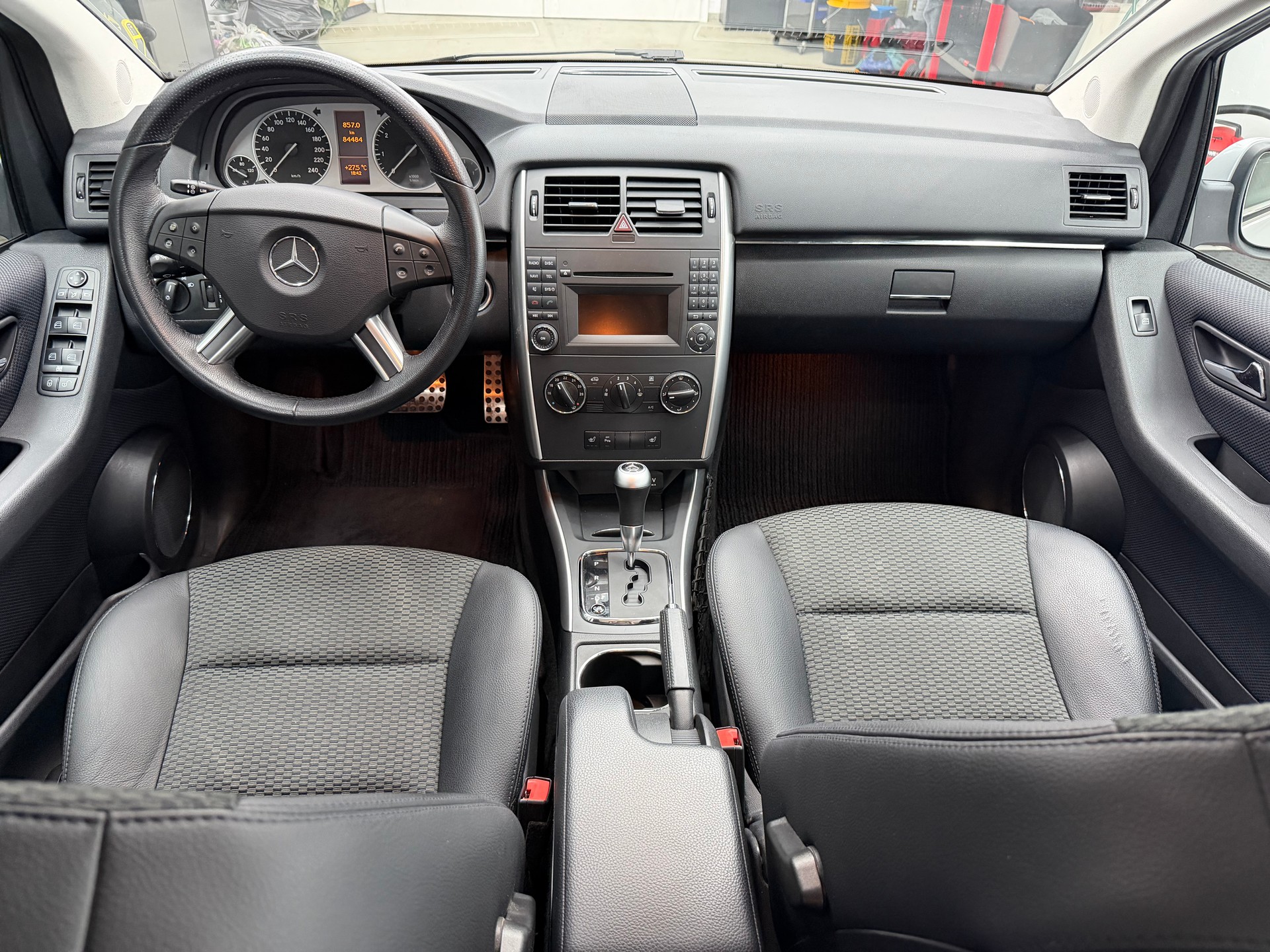 MERCEDES-BENZ B 180 Selection Autotronic-image-7