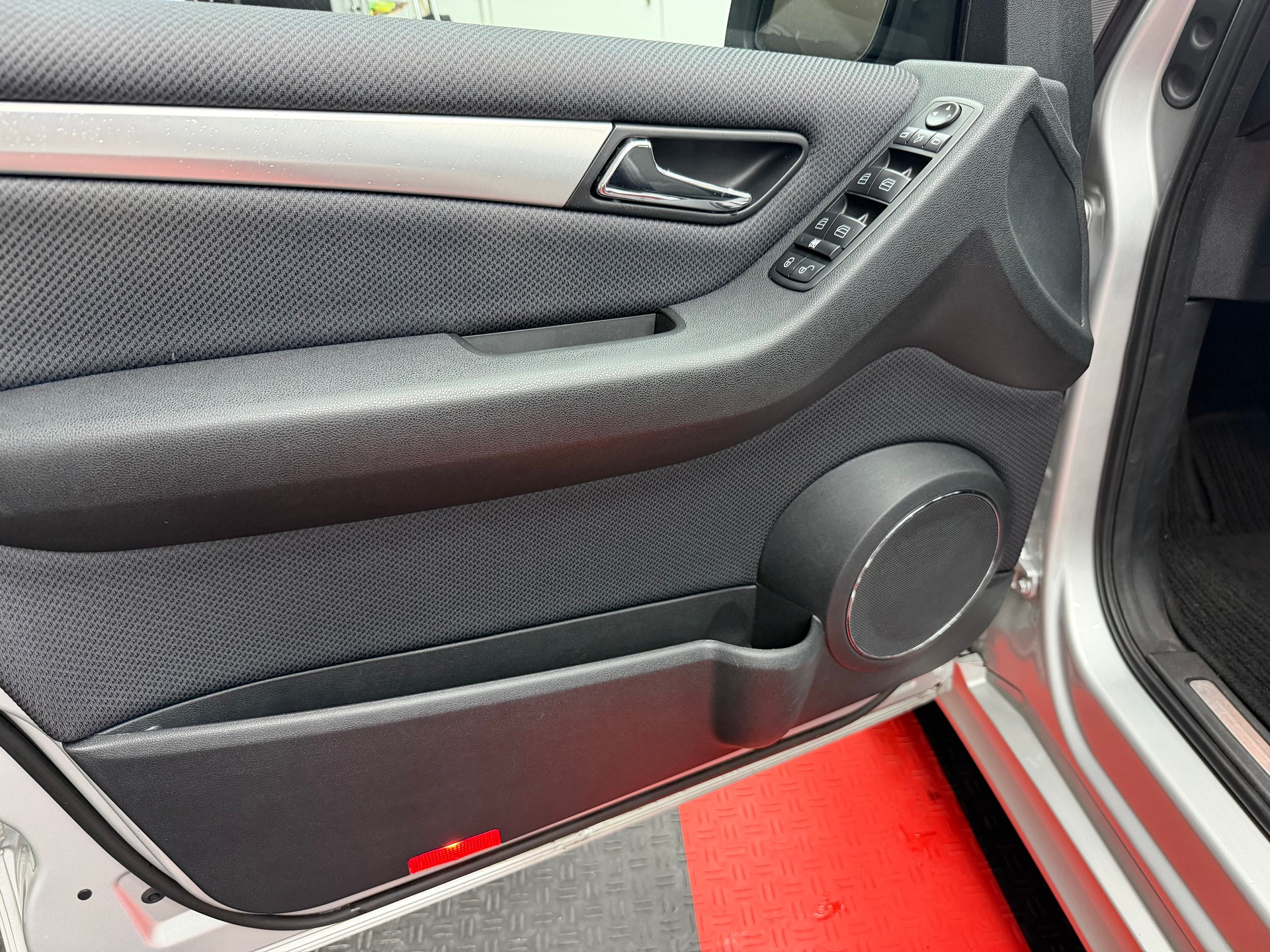 MERCEDES-BENZ B 180 Selection Autotronic-image-10
