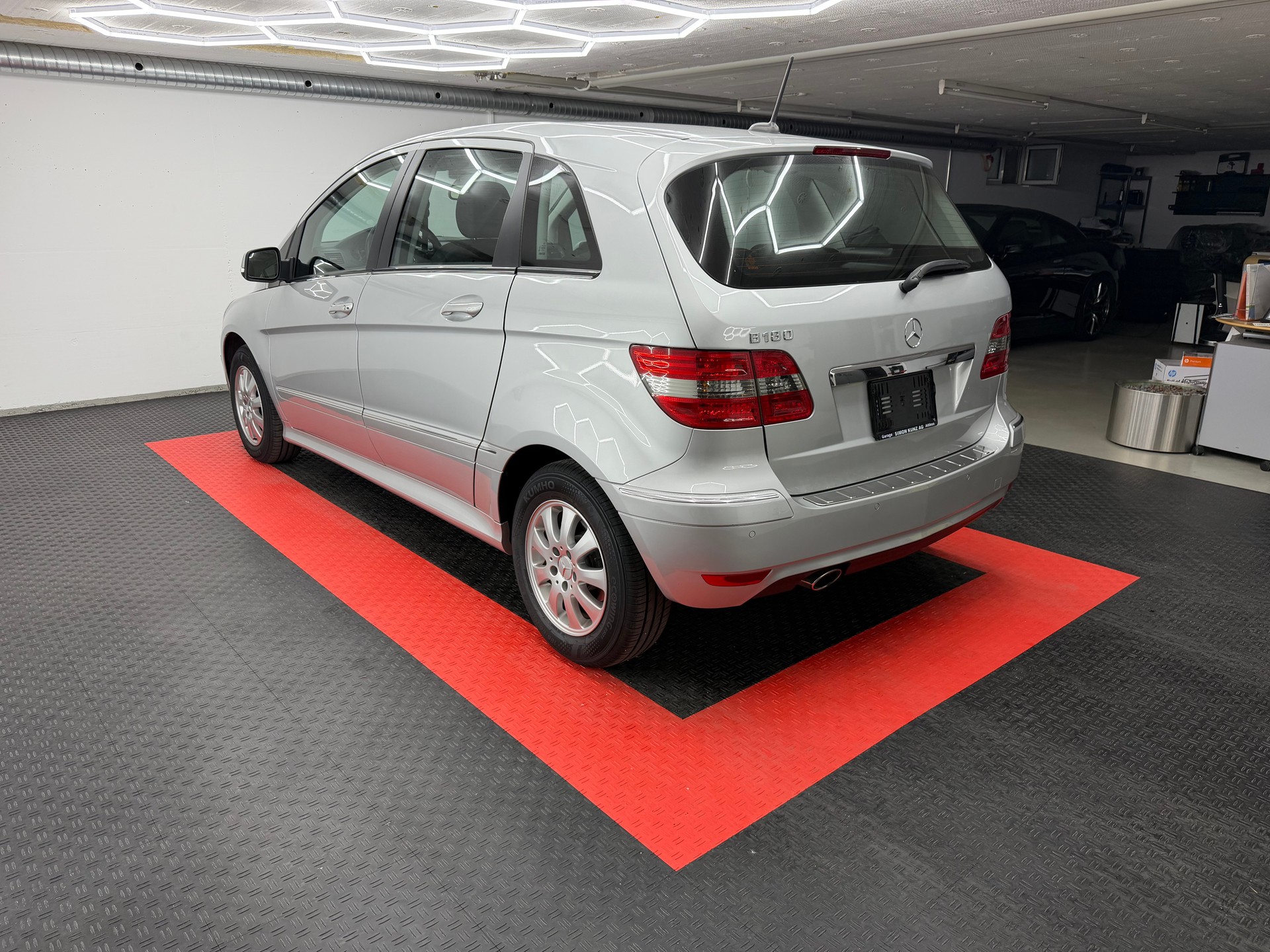 MERCEDES-BENZ B 180 Selection Autotronic-image-5