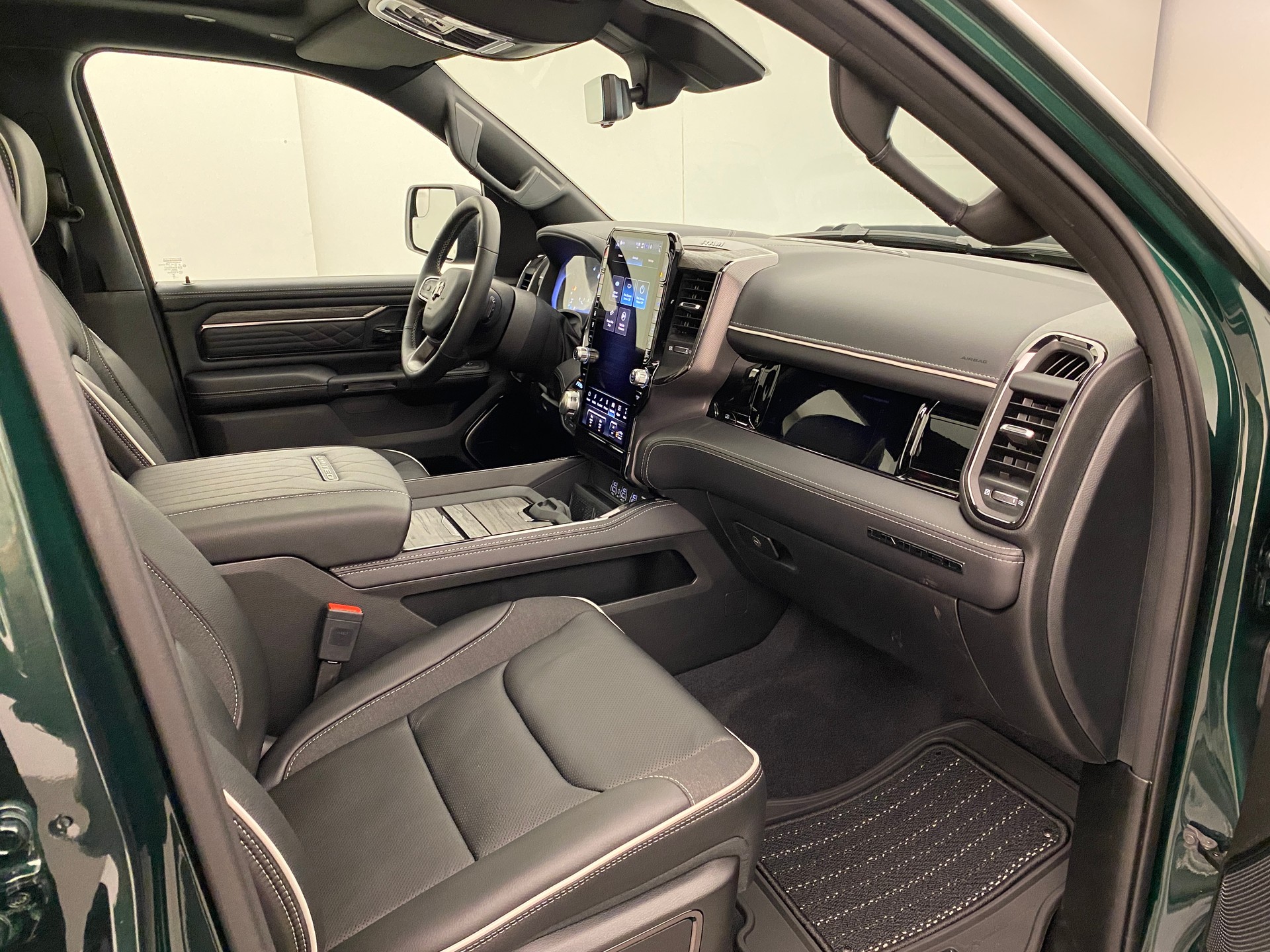 DODGE Ram 1500 5.7 Limited Night eTorque MY 2026-image-11