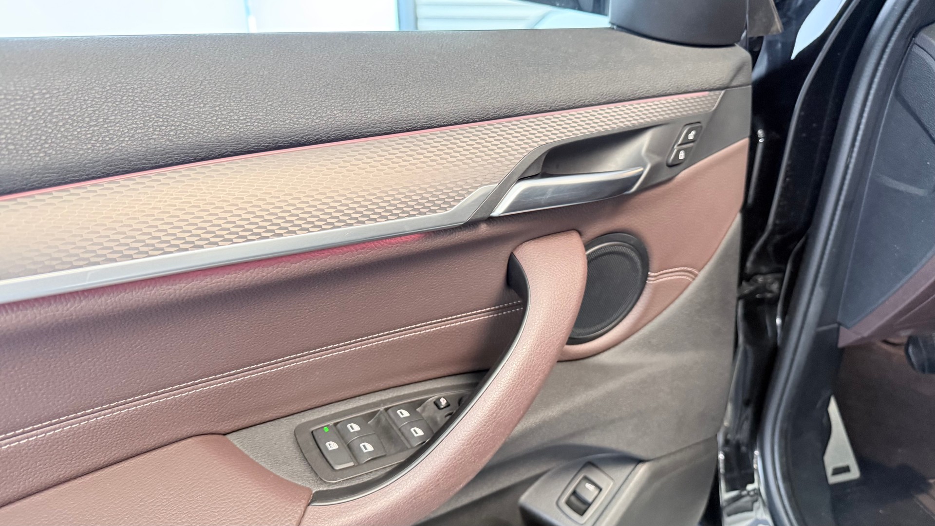 BMW X2 20d xDrive-image-11