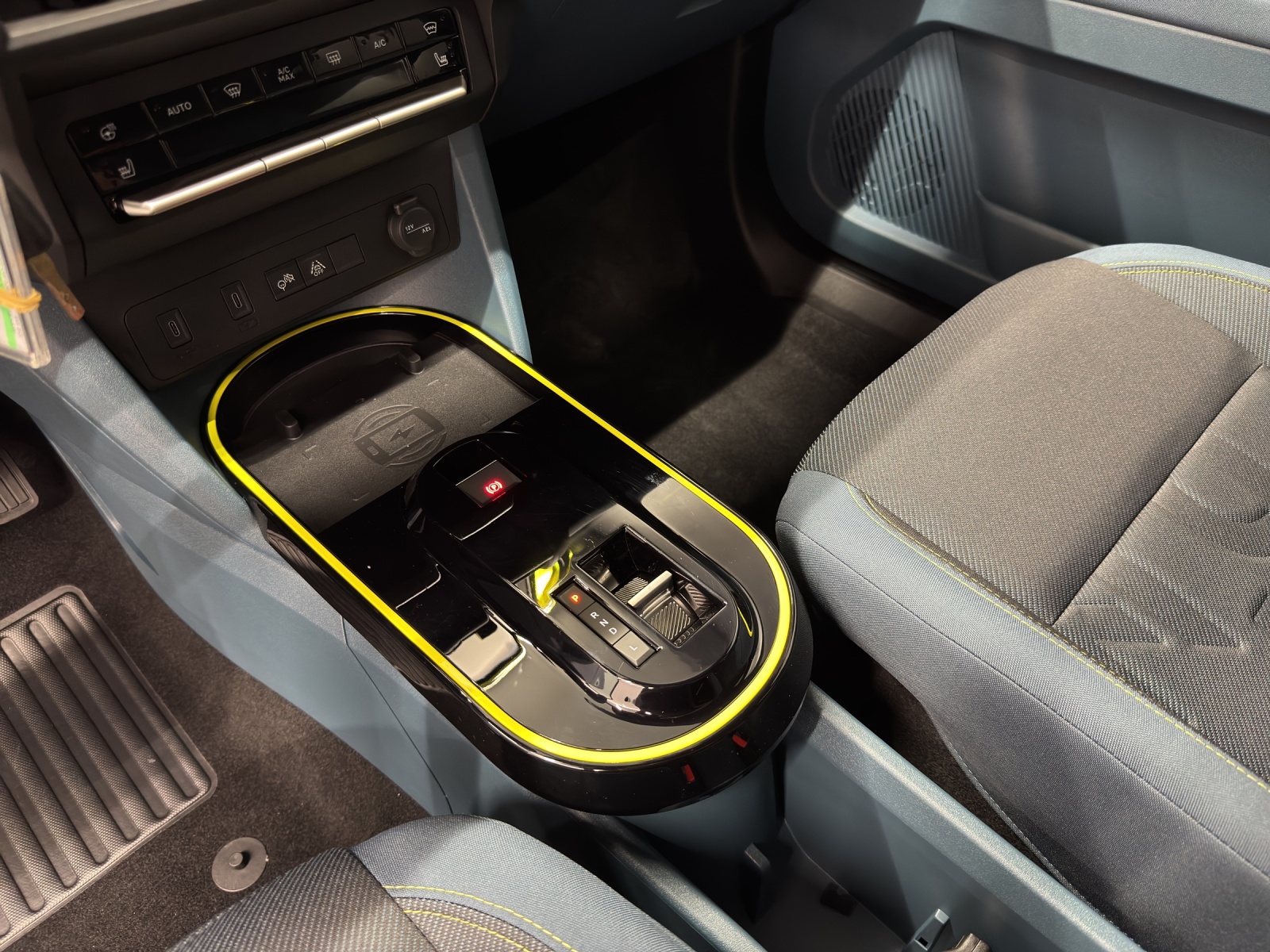 FIAT Grande Panda 1.2 Hybrid Icon-image-13