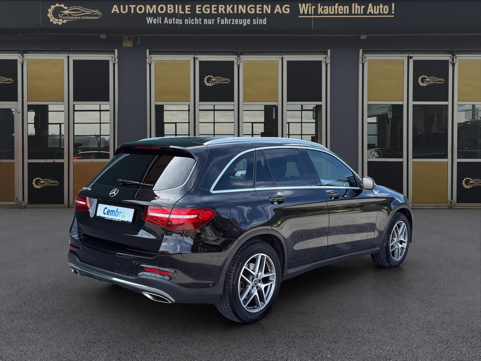 MERCEDES-BENZ GLC 250 AMG Line 4m-image-4