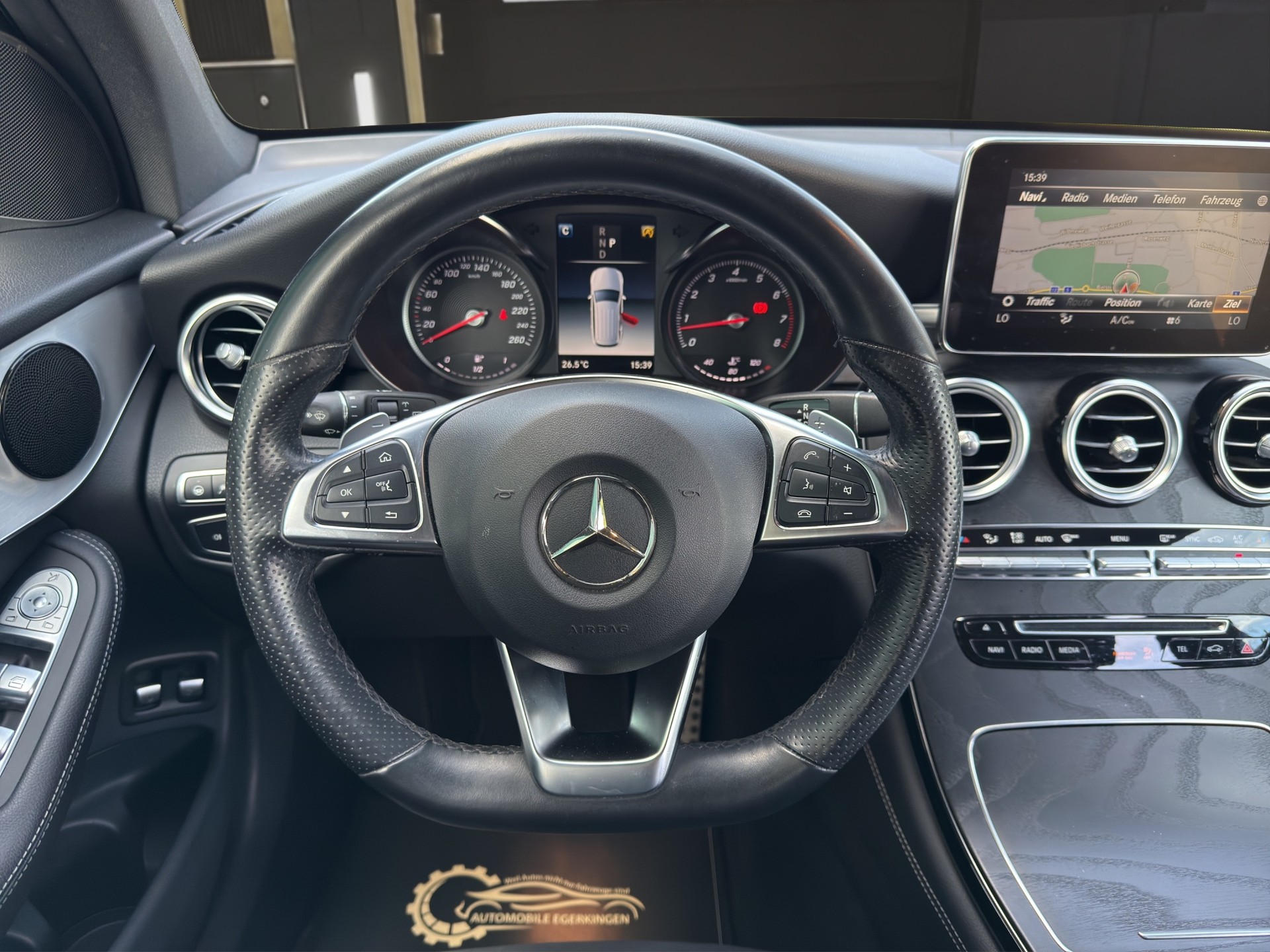 MERCEDES-BENZ GLC 250 AMG Line 4m-image-11