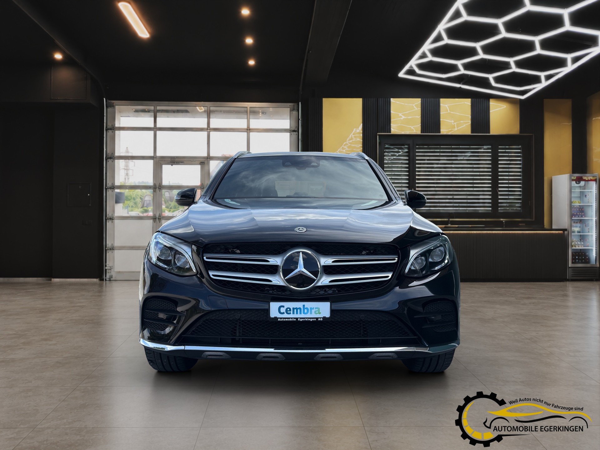 MERCEDES-BENZ GLC 250 AMG Line 4m-image-1