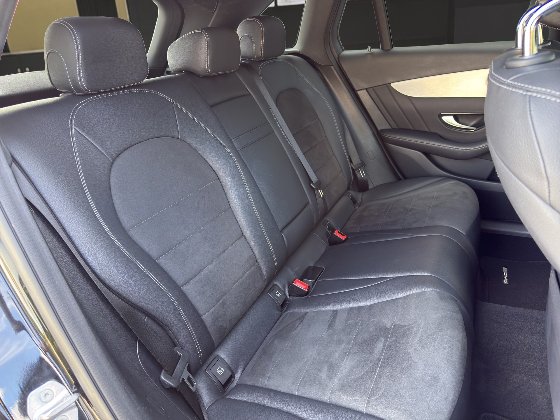 MERCEDES-BENZ GLC 250 AMG Line 4m-image-12
