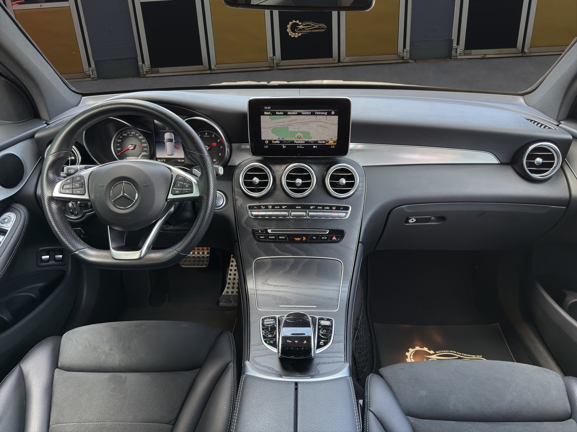 MERCEDES-BENZ GLC 250 AMG Line 4m-image-10