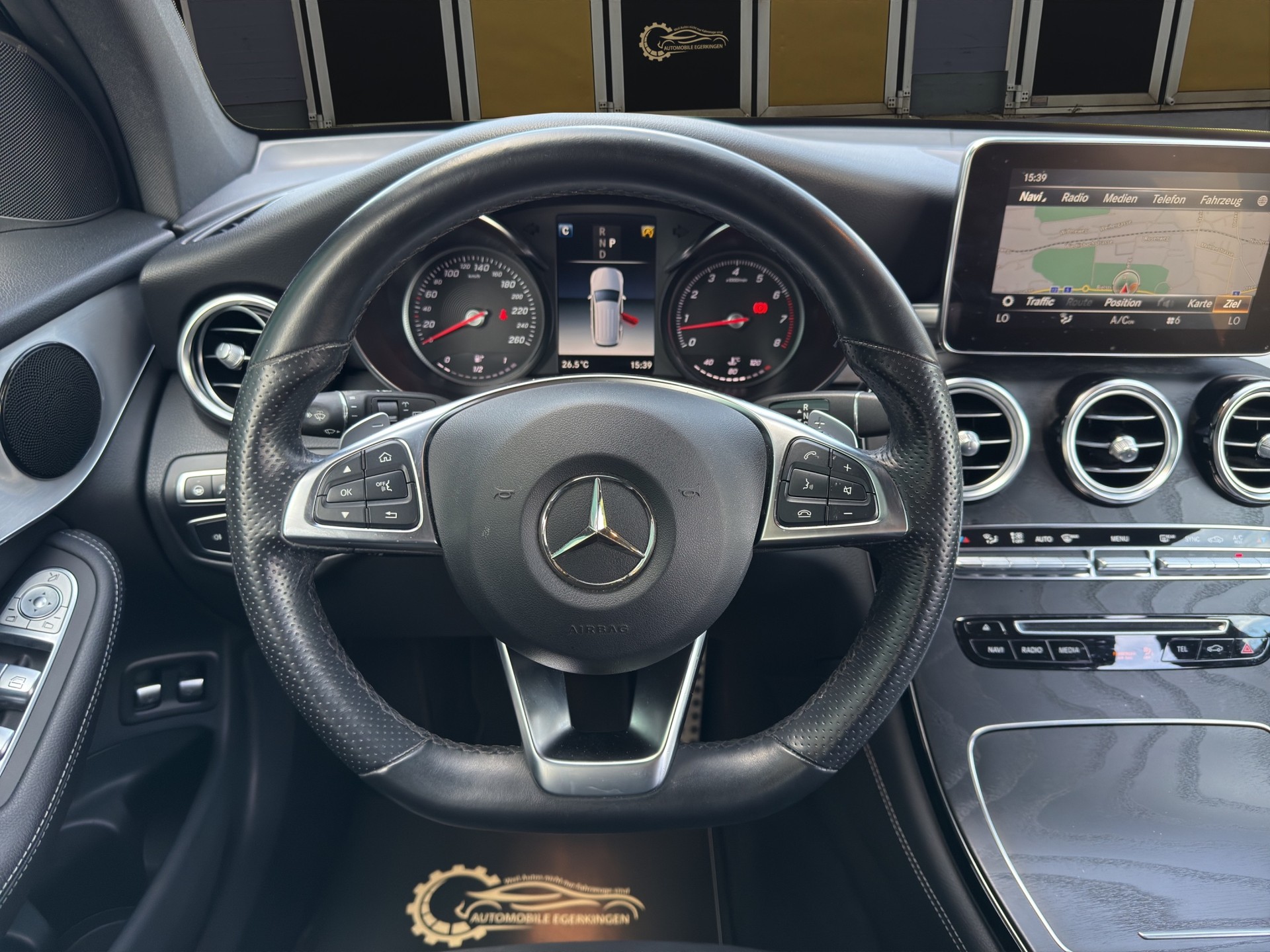 MERCEDES-BENZ GLC 250 AMG Line 4m-image-11