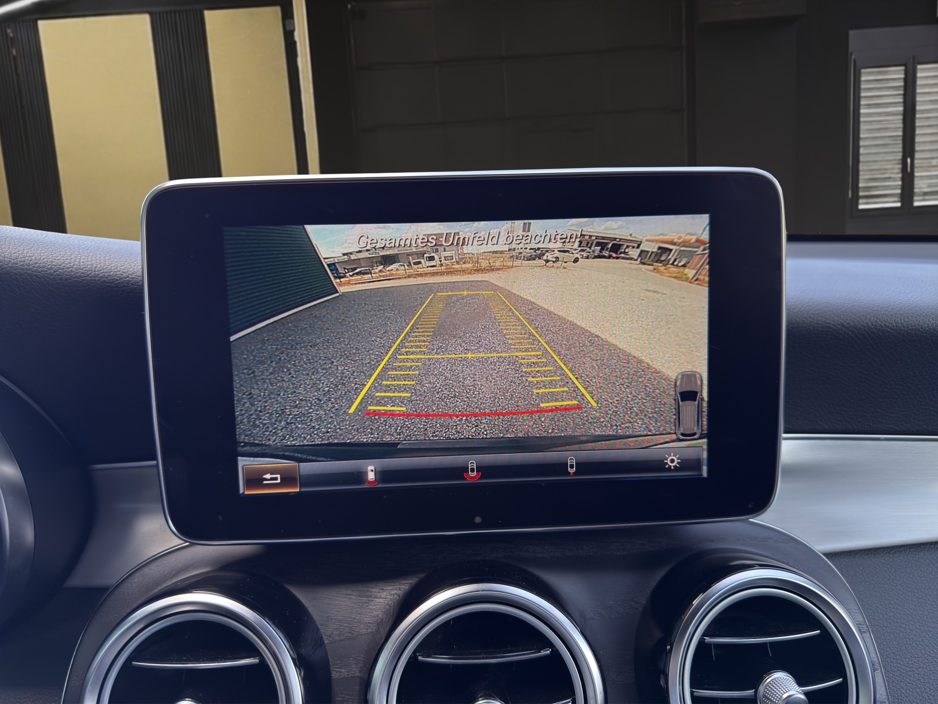 MERCEDES-BENZ GLC 250 AMG Line 4m-image-15