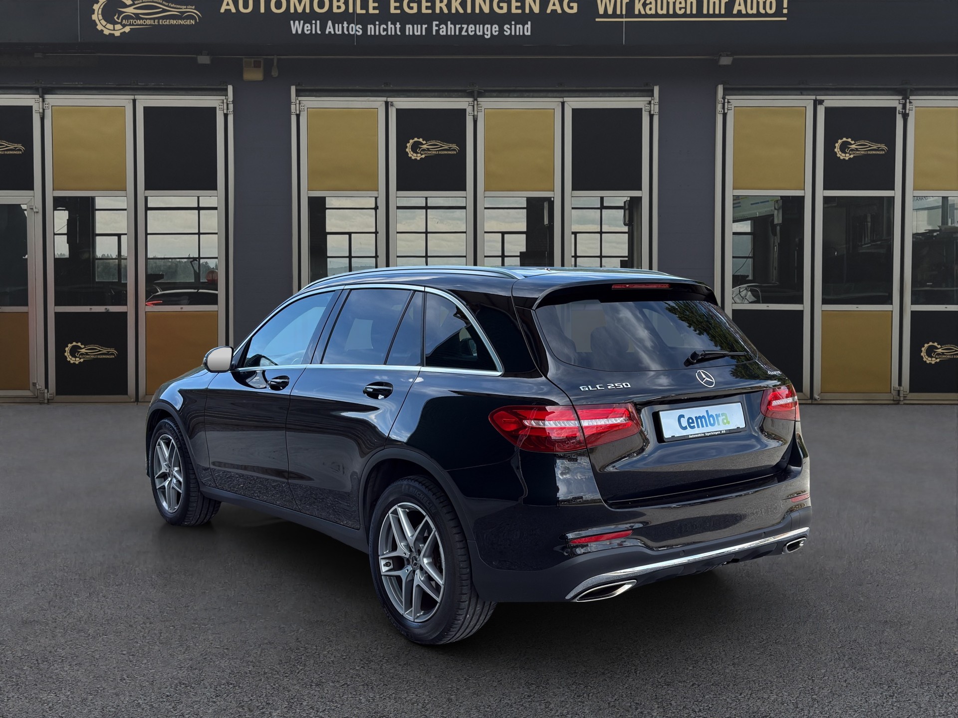 MERCEDES-BENZ GLC 250 AMG Line 4m-image-6