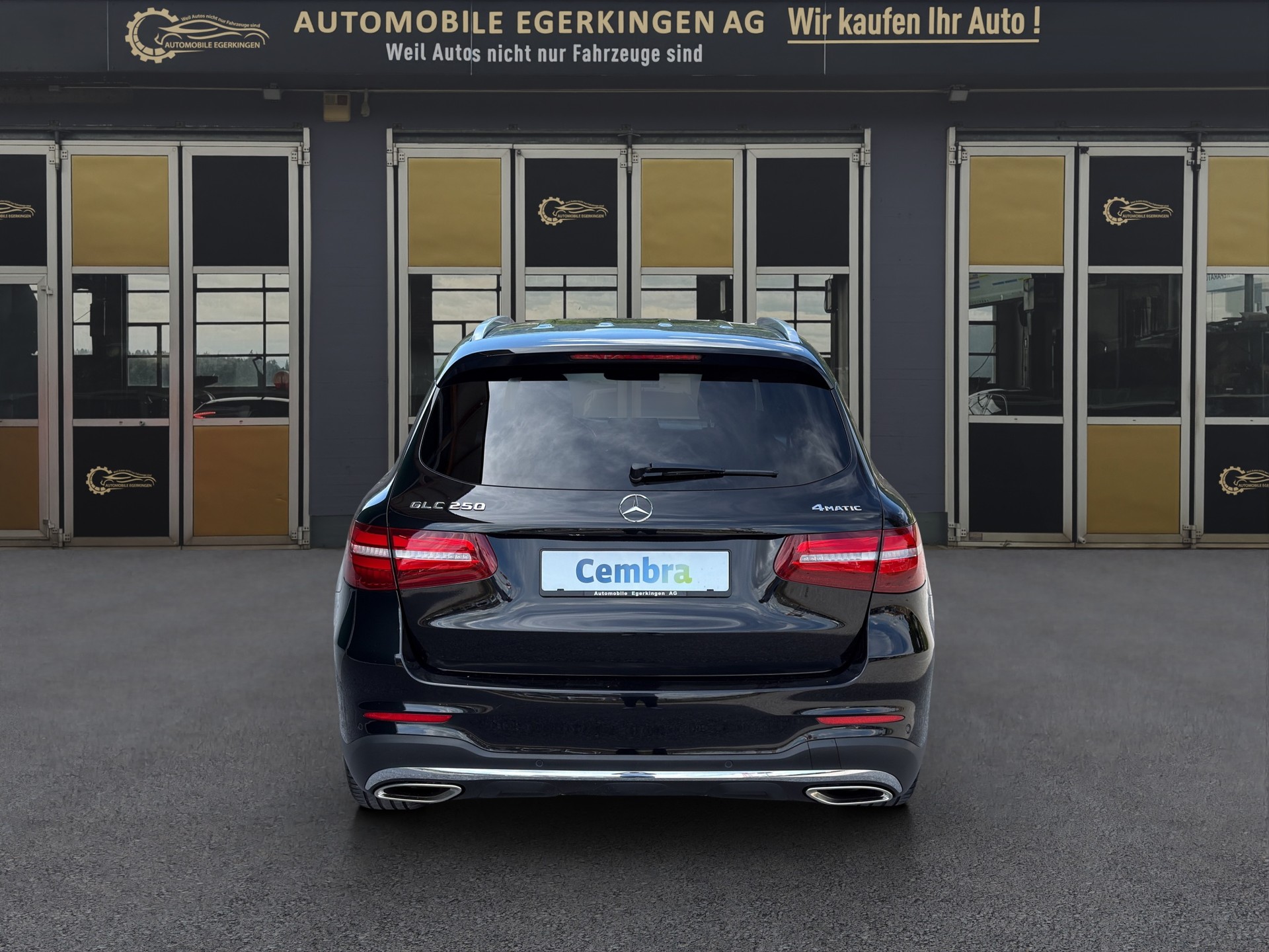 MERCEDES-BENZ GLC 250 AMG Line 4m-image-5