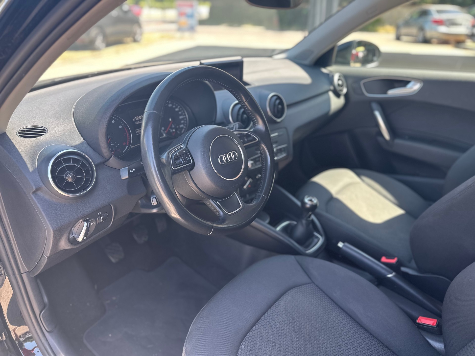 AUDI A1 Sportback 1.0 TFSI Sport-image-8
