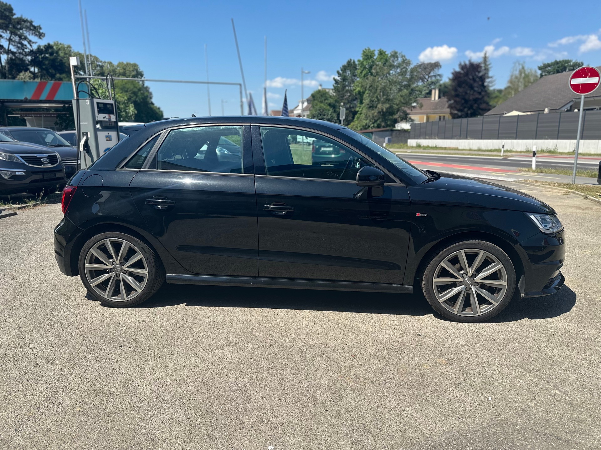 AUDI A1 Sportback 1.0 TFSI Sport-image-2