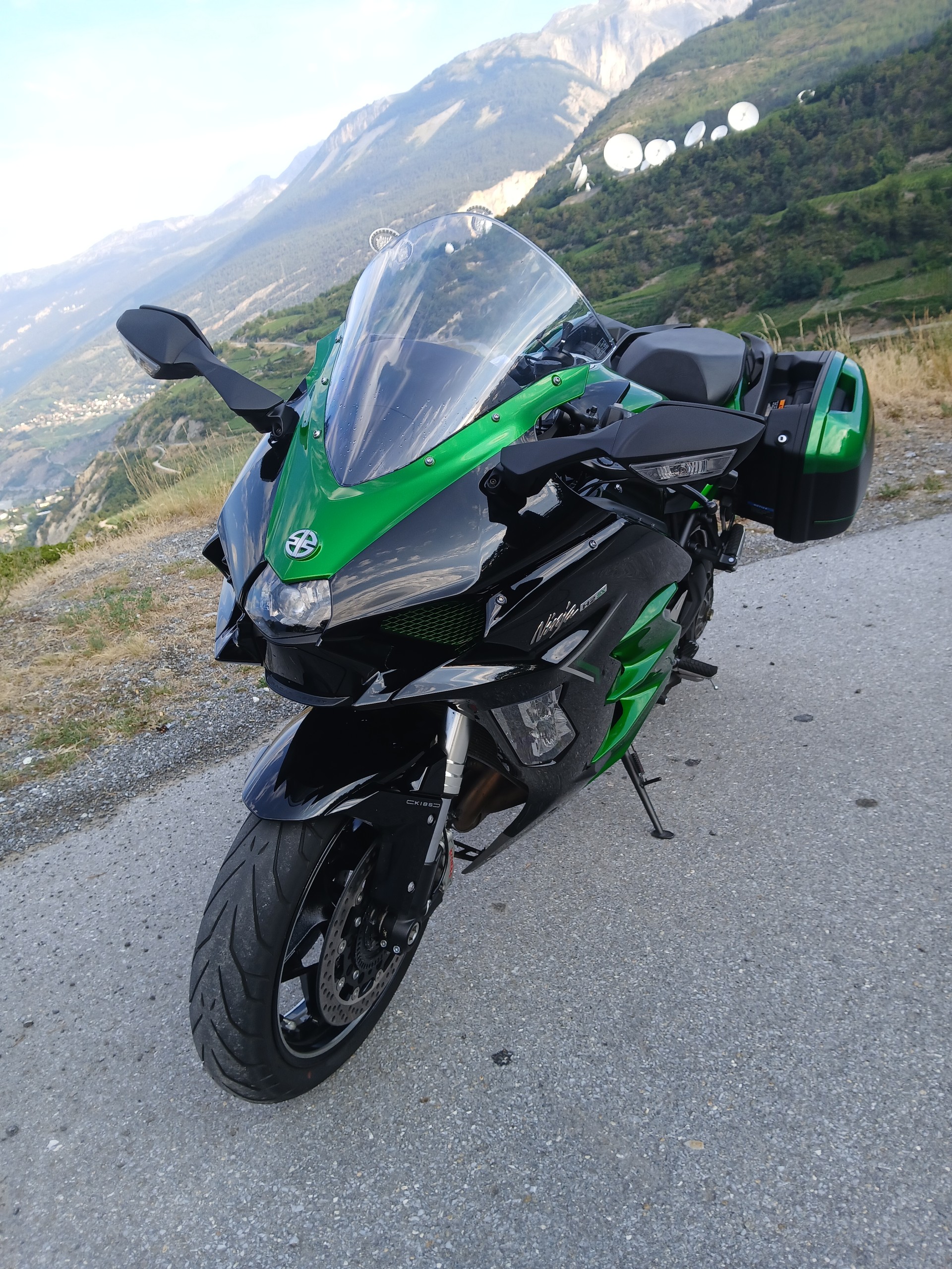 KAWASAKI Ninja H2 SX SE Tourer-showroom-element-2