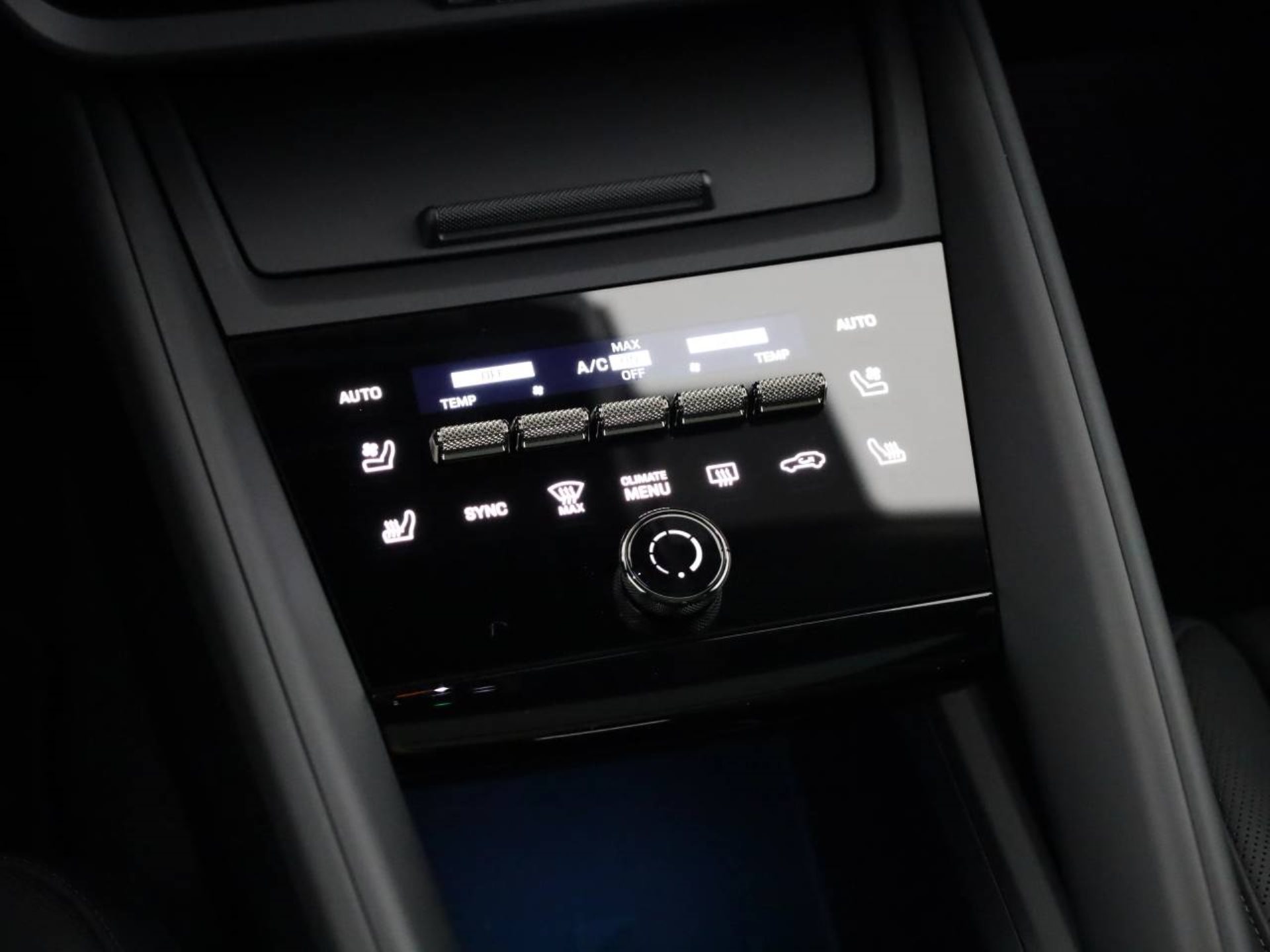 PORSCHE Macan Turbo-image-15