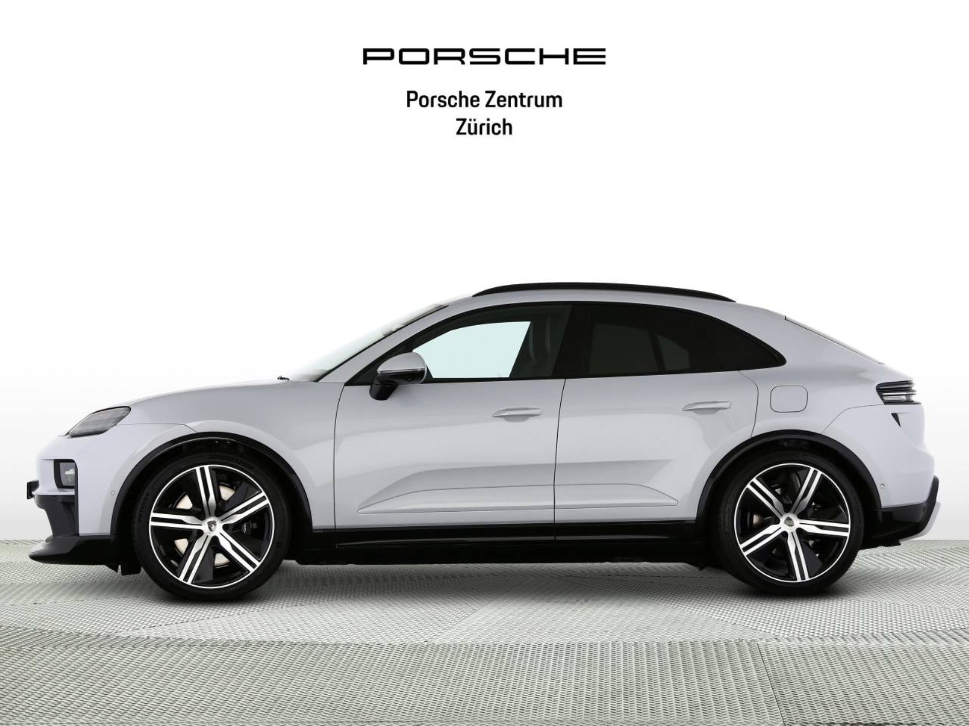 PORSCHE Macan Turbo-image-1
