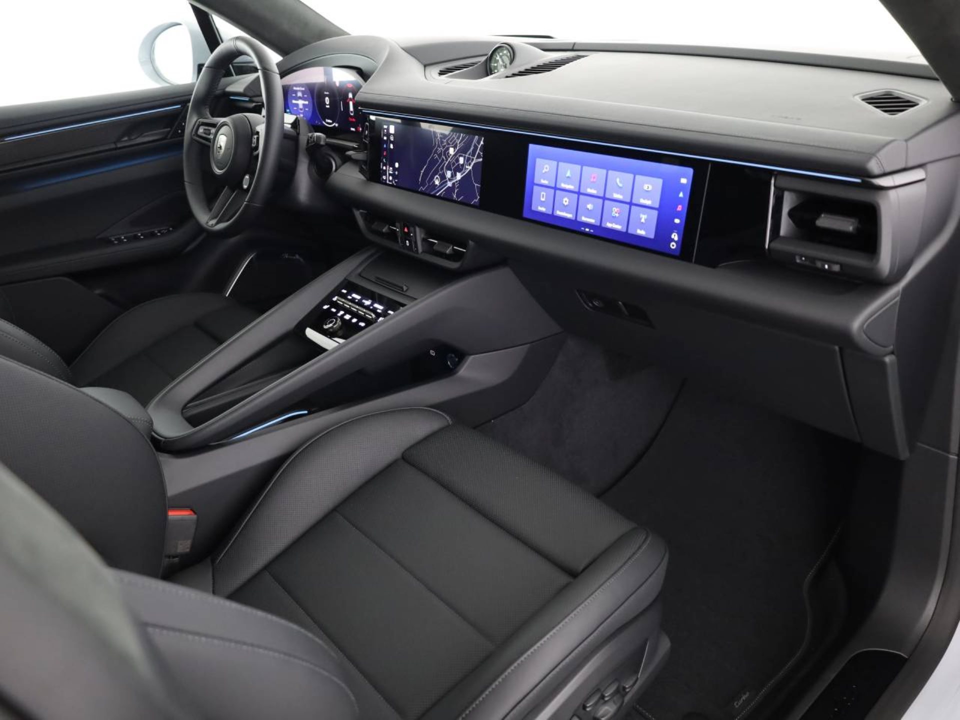 PORSCHE Macan Turbo-image-11