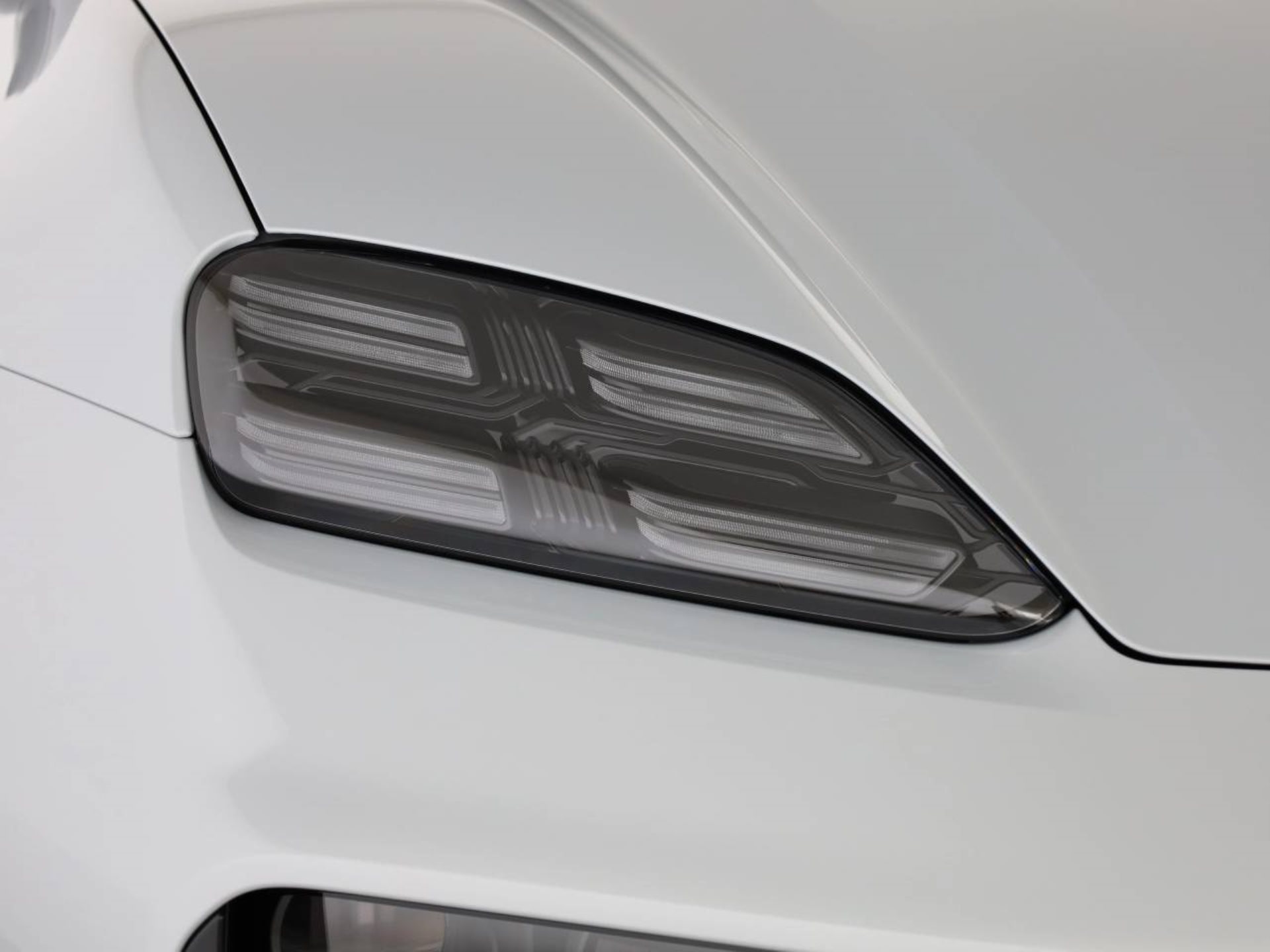 PORSCHE Macan Turbo-image-8