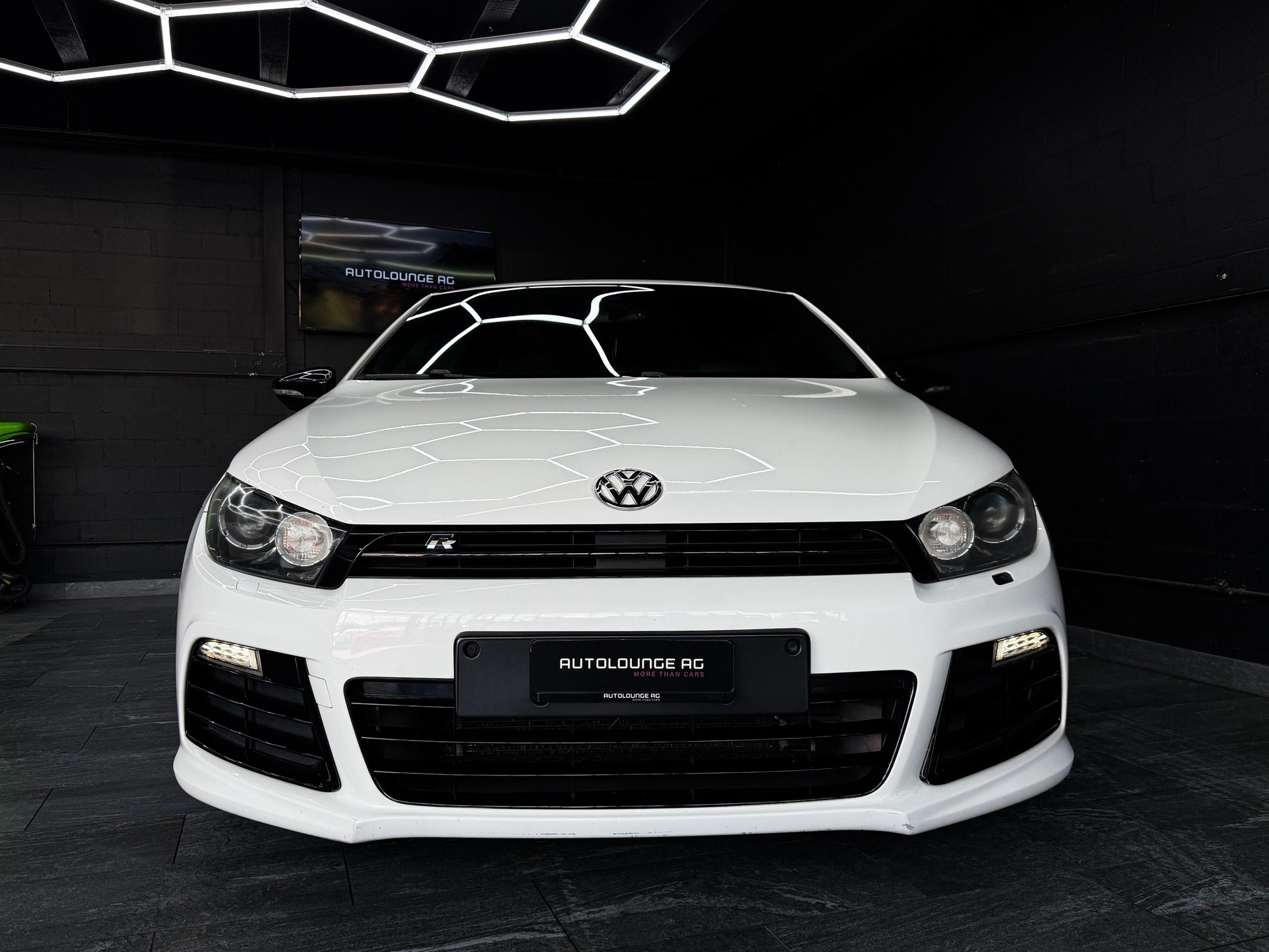 VW Scirocco 2.0 TSI R DSG-image-2
