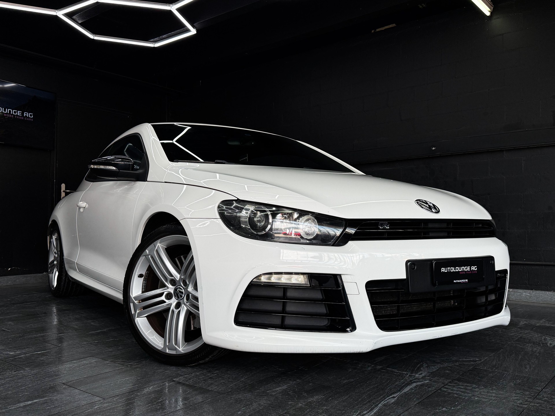 VW Scirocco 2.0 TSI R DSG-image-0