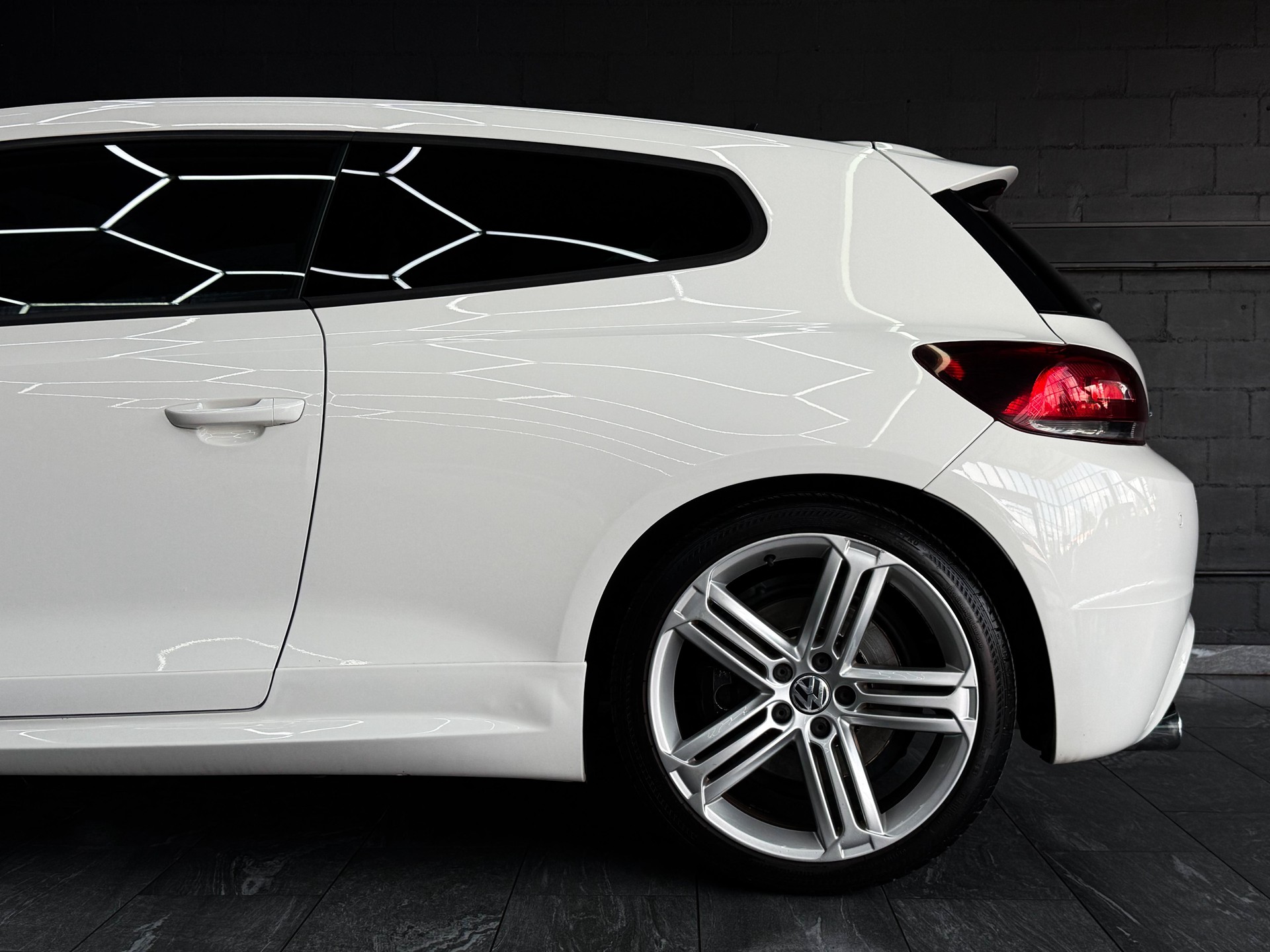 VW Scirocco 2.0 TSI R DSG-image-6