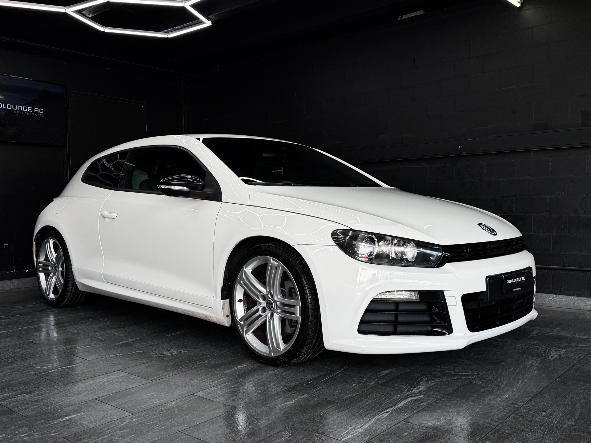 VW Scirocco 2.0 TSI R DSG-image-1
