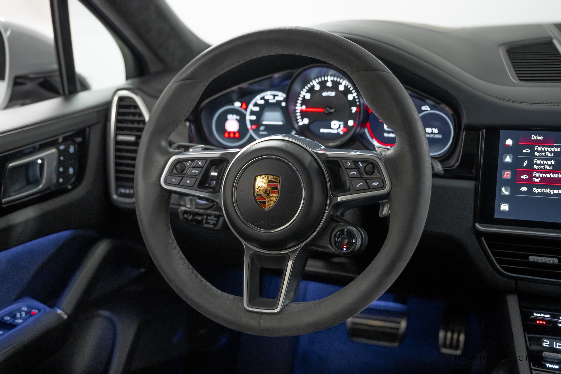 PORSCHE Cayenne Coupé 4.0 V8 GTS-image-14