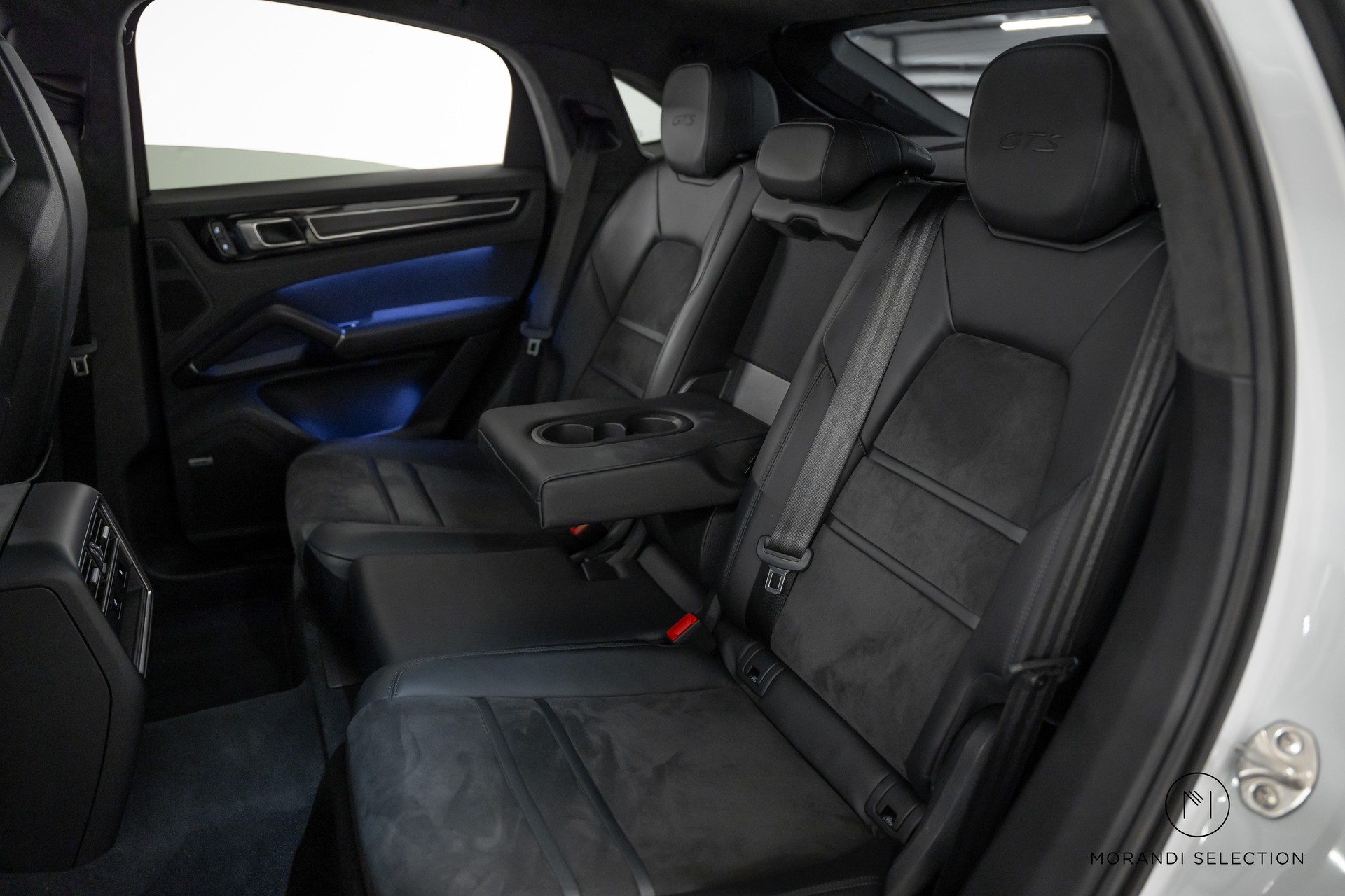 PORSCHE Cayenne Coupé 4.0 V8 GTS-image-16