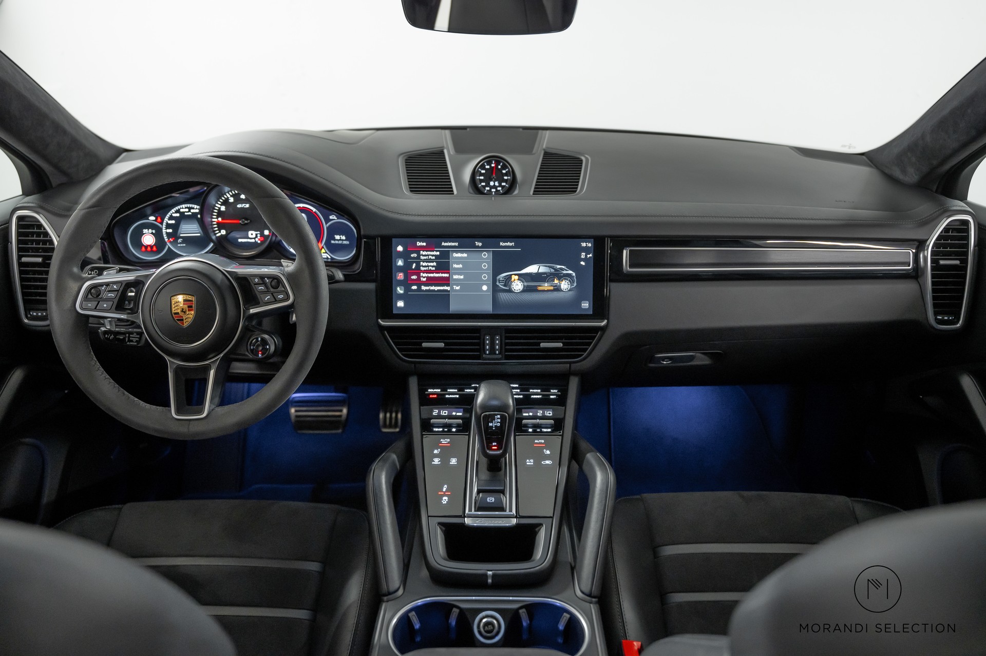 PORSCHE Cayenne Coupé 4.0 V8 GTS-image-11