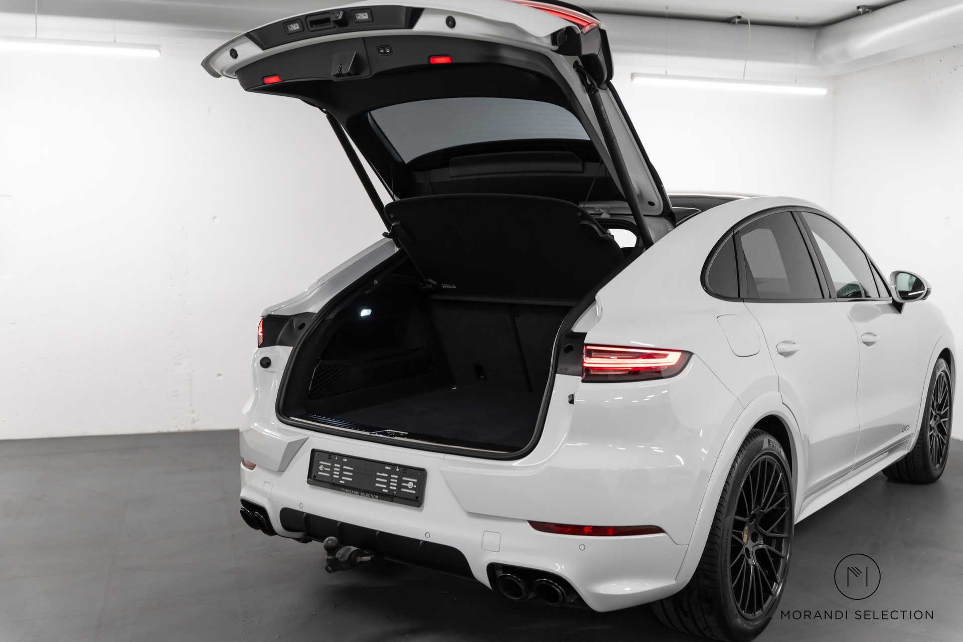 PORSCHE Cayenne Coupé 4.0 V8 GTS-image-9