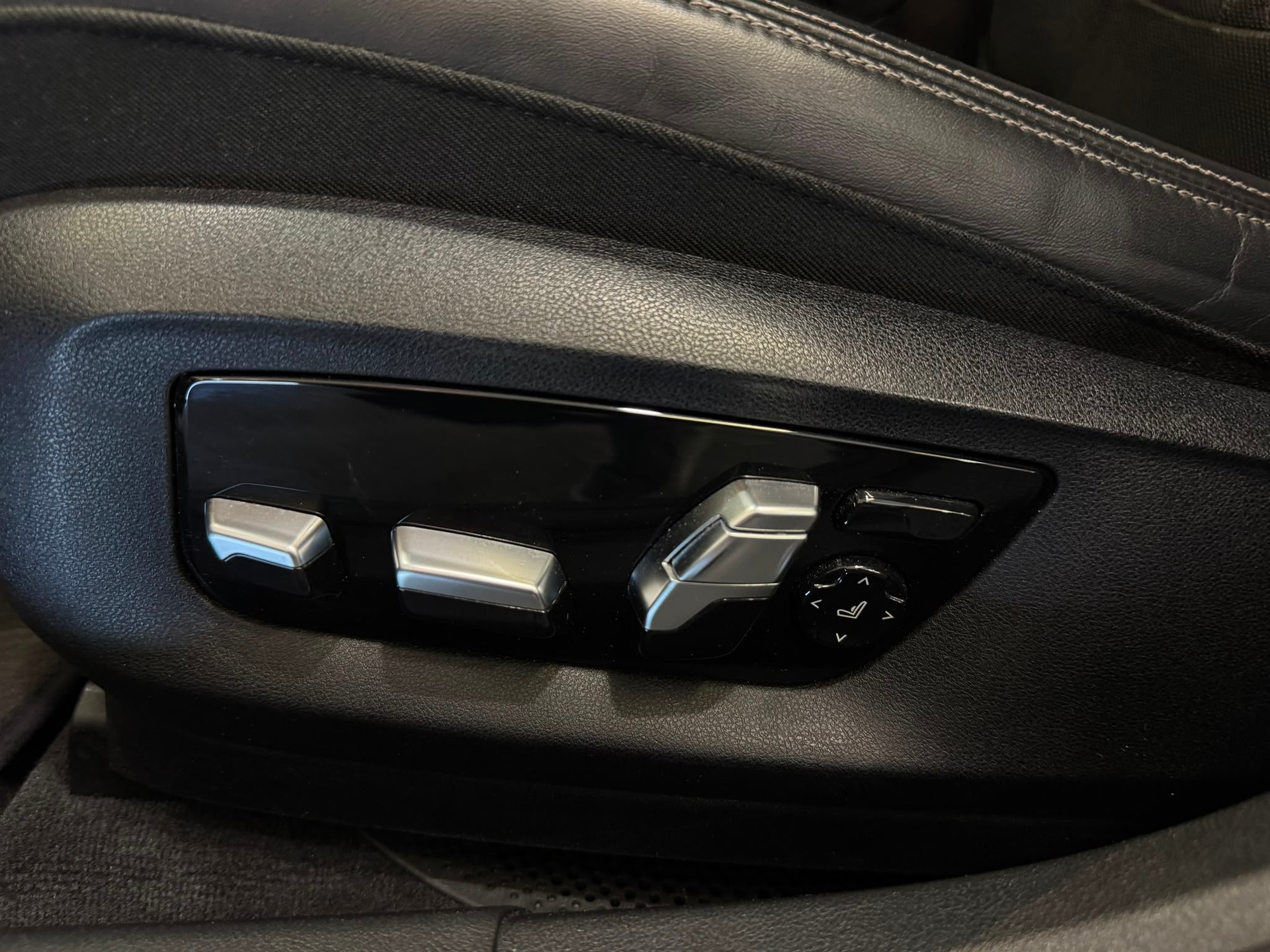 BMW 640i GT xDrive Steptronic-image-15