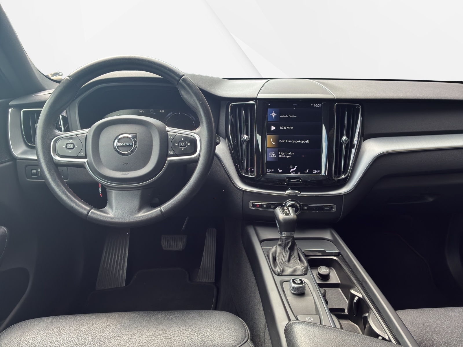 VOLVO XC60 2.0 D4 Momentum AWD-image-10