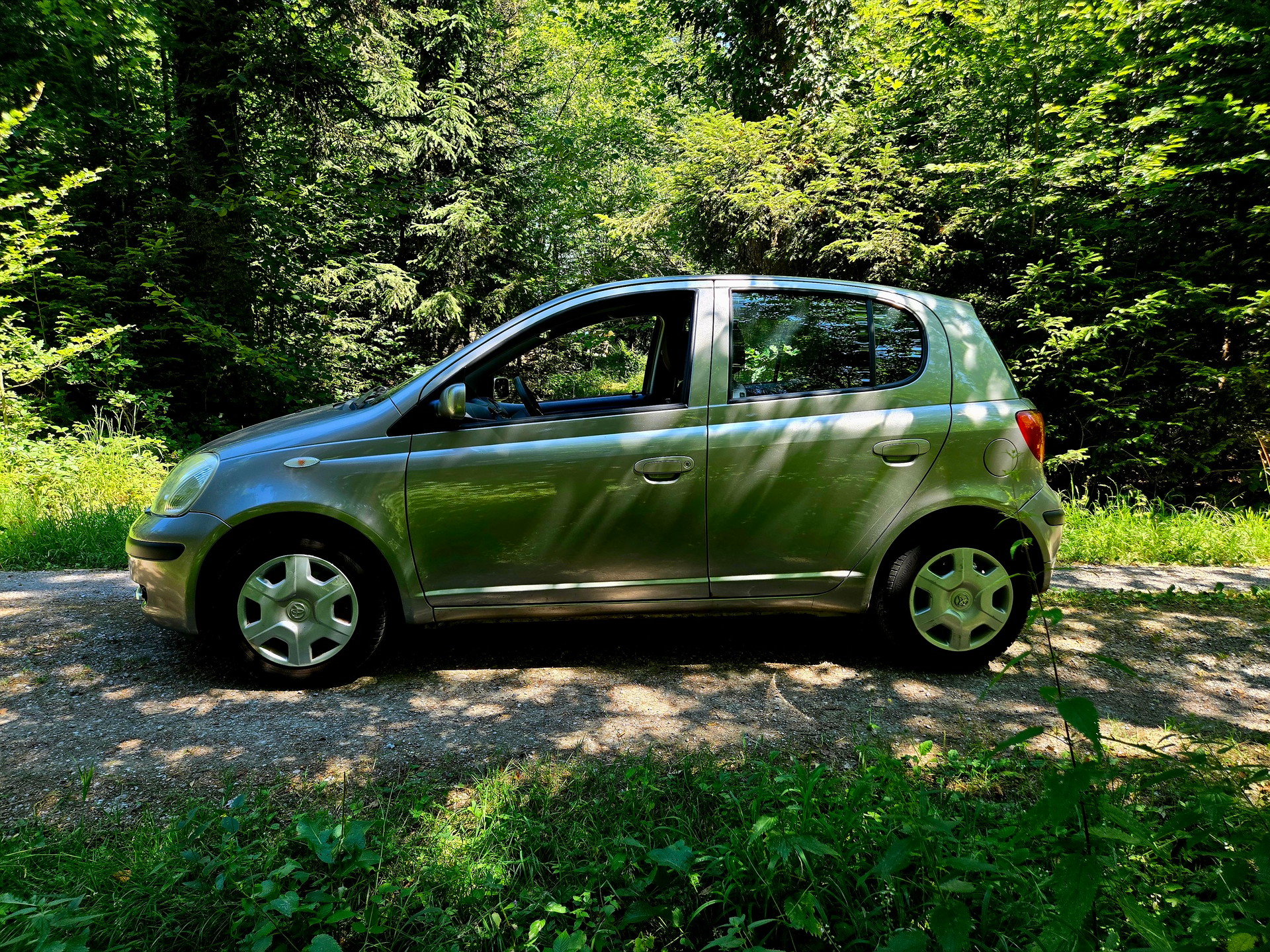 TOYOTA Yaris 1.3 Linea Luna-image-6