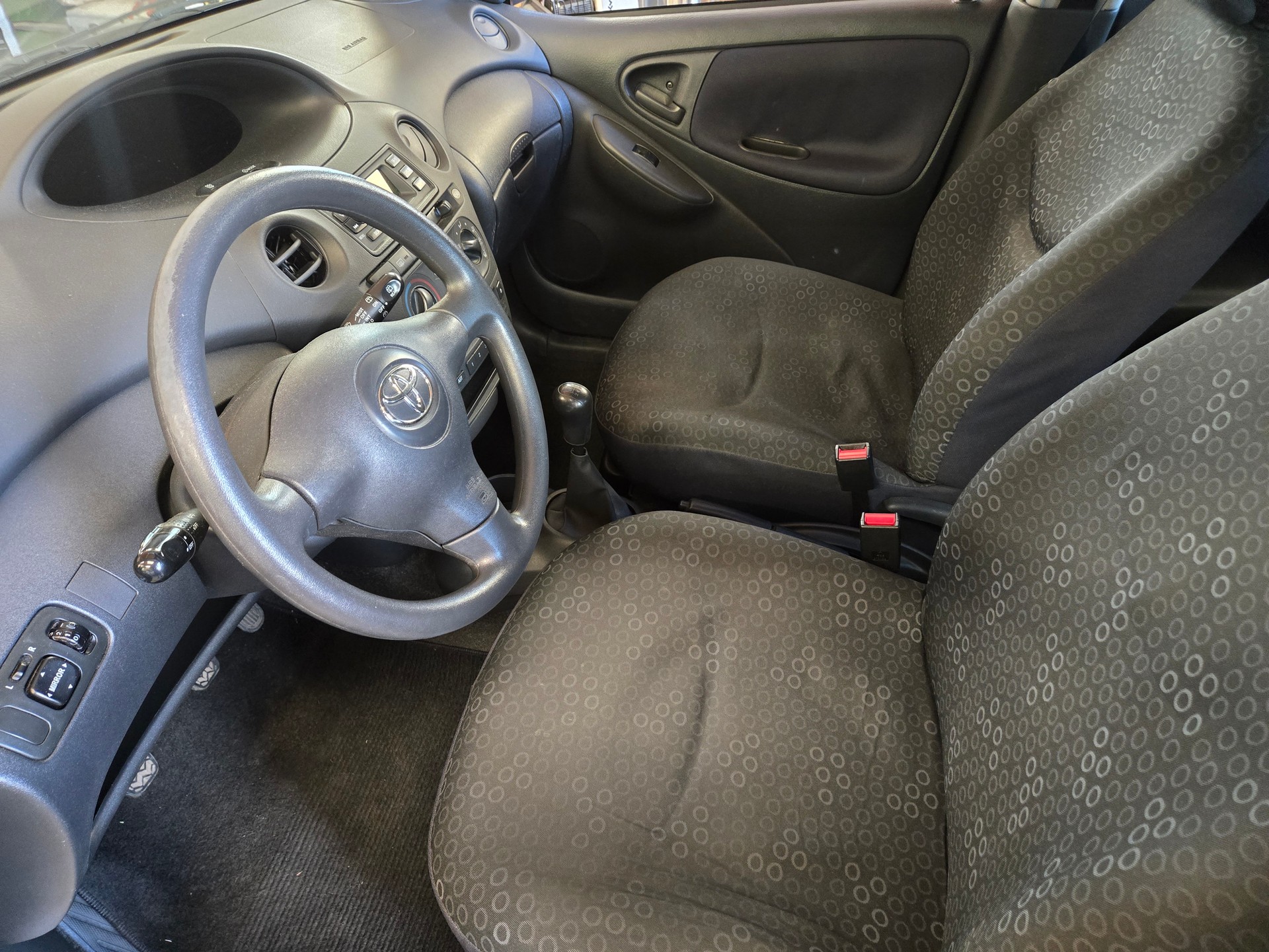 TOYOTA Yaris 1.3 Linea Luna-image-3