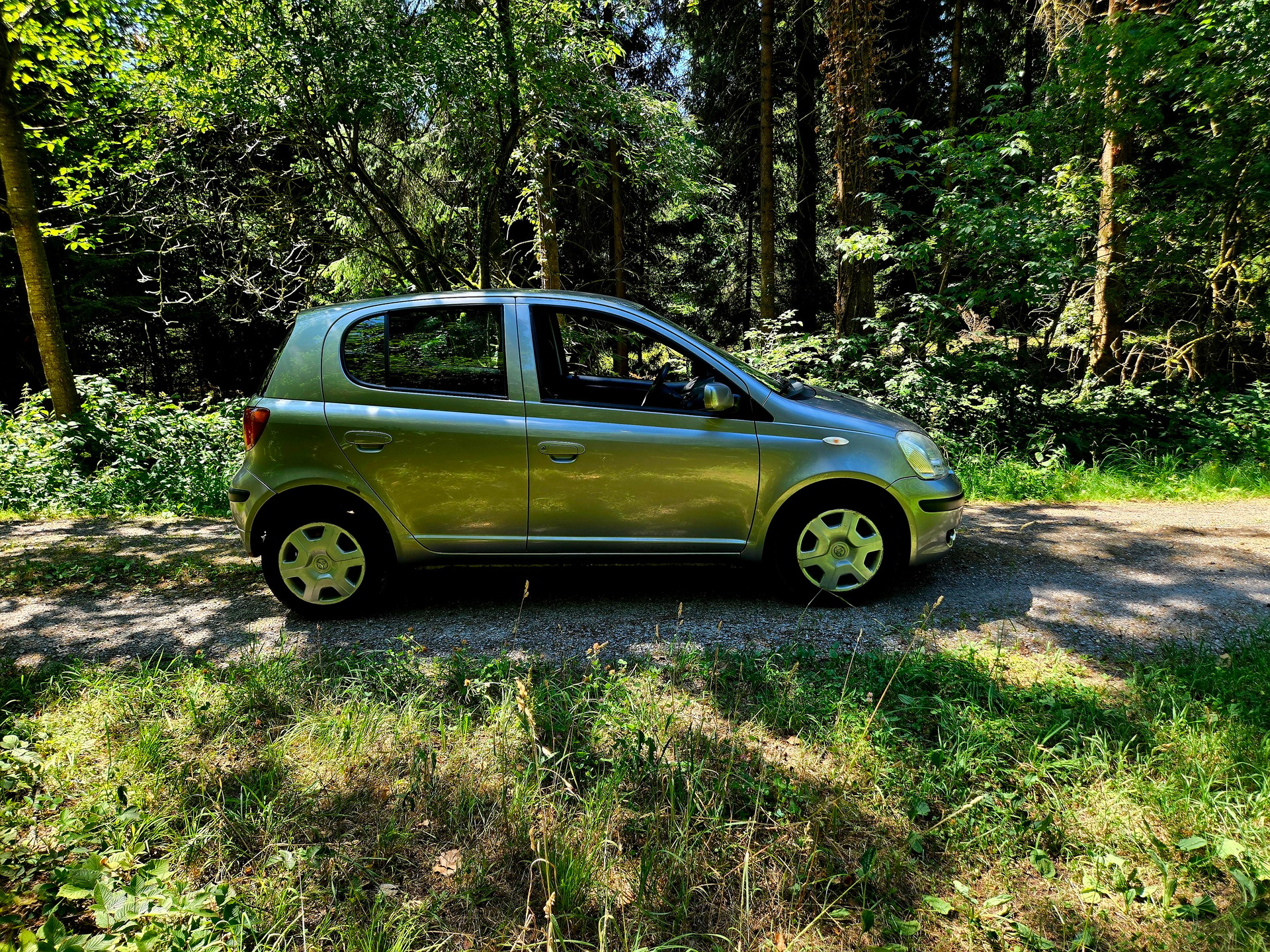 TOYOTA Yaris 1.3 Linea Luna-image-1