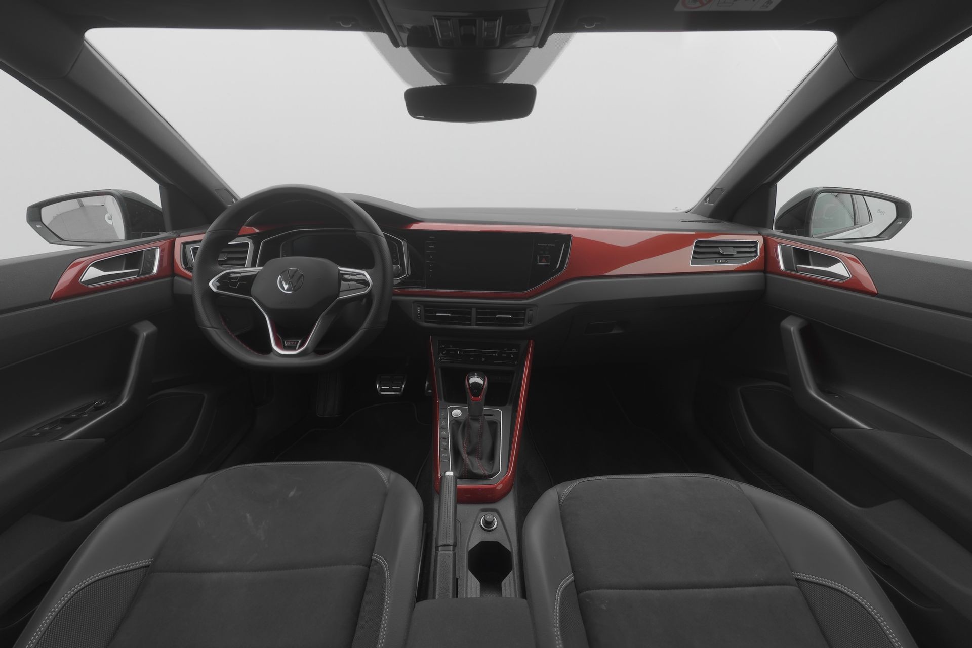 VW Polo 2.0 TSI GTI DSG-image-7
