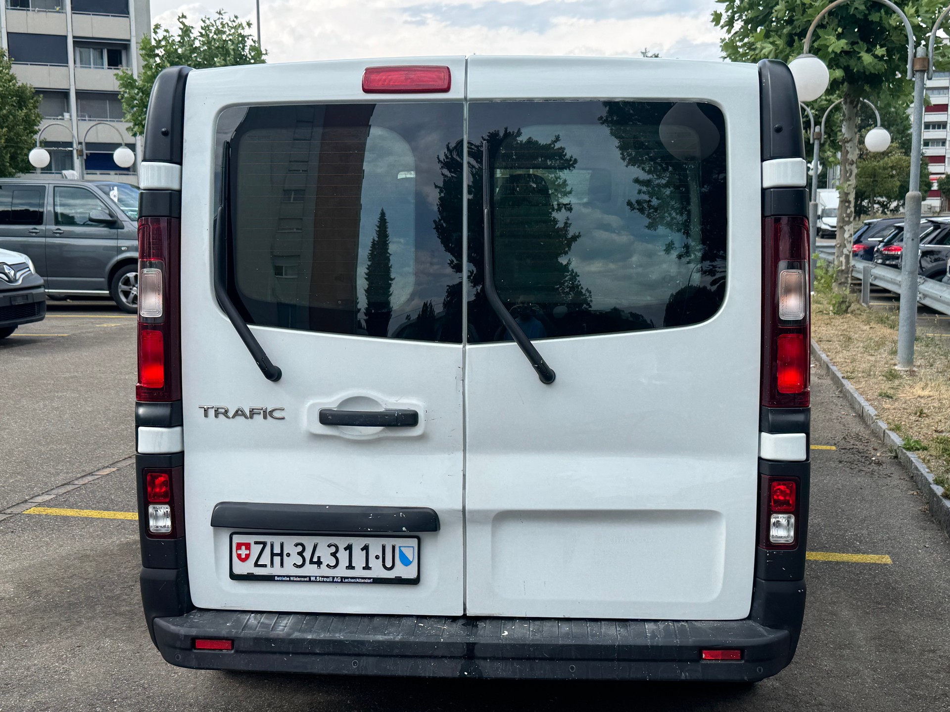 RENAULT Trafic 2.0 Energy dCi 120 3.0t Business L1H1-image-3