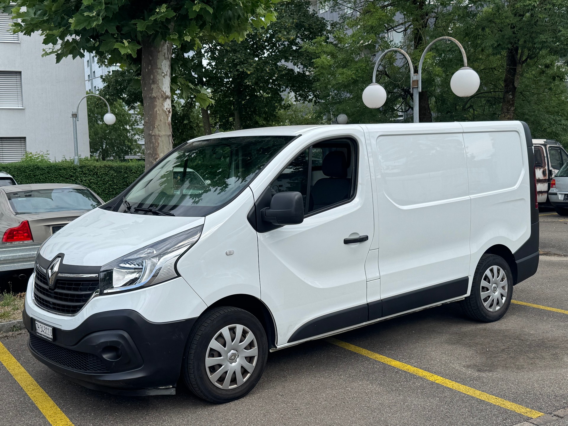 RENAULT Trafic 2.0 Energy dCi 120 3.0t Business L1H1-image-0