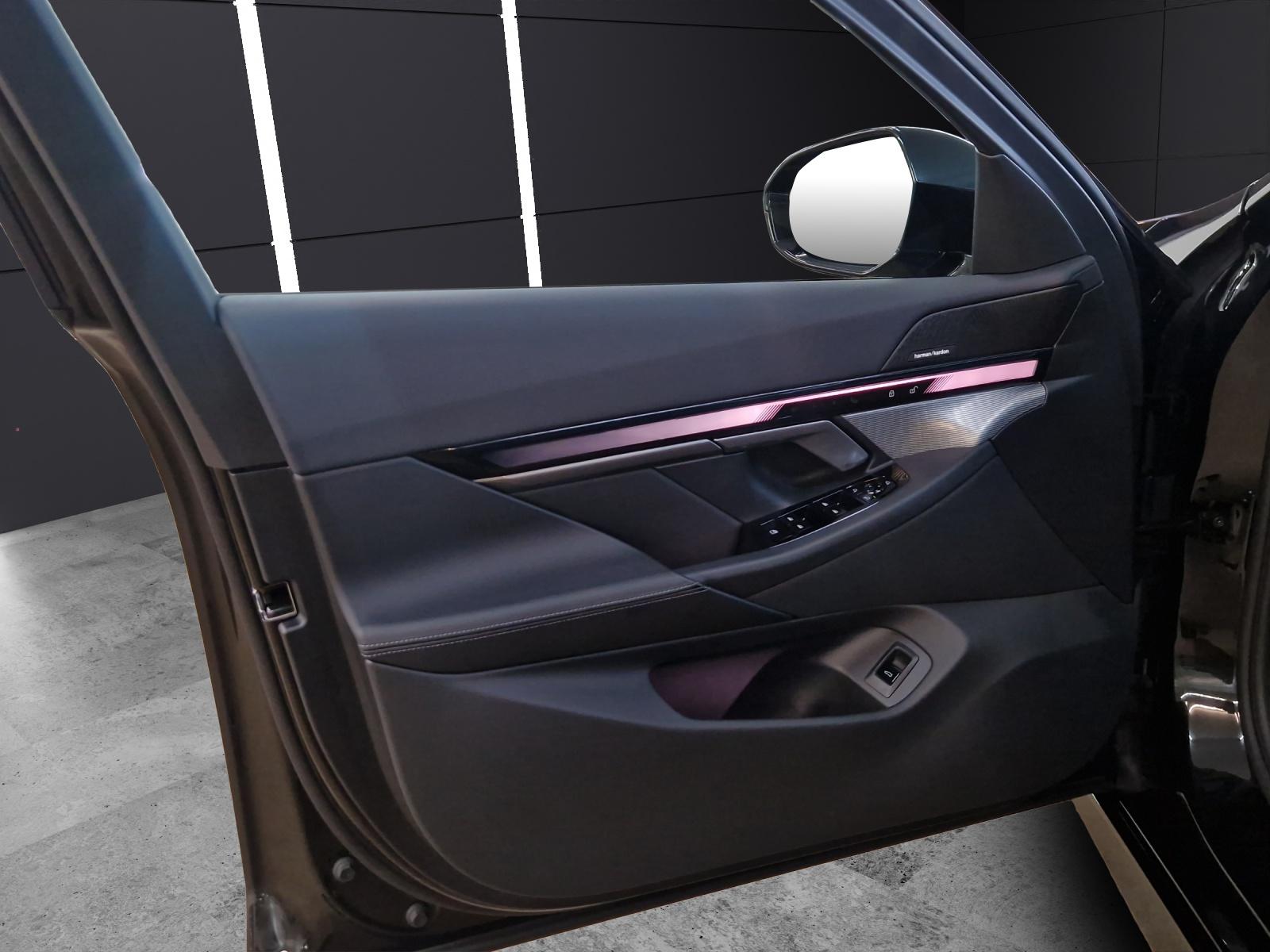 BMW 520d xDrive Touring-image-9