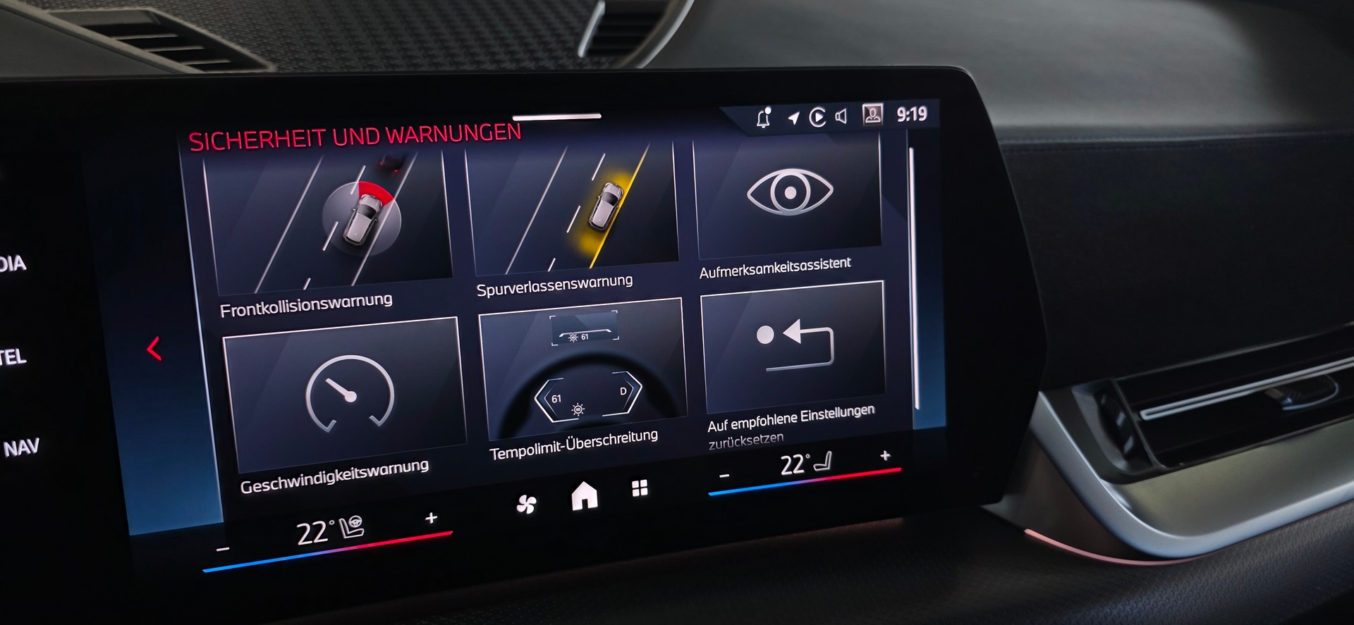 BMW X2 xDrive M35i *360°Kamera*ACC*Sitz-&Lenkradheizung*CarPlay&AndroidAuto*-image-19