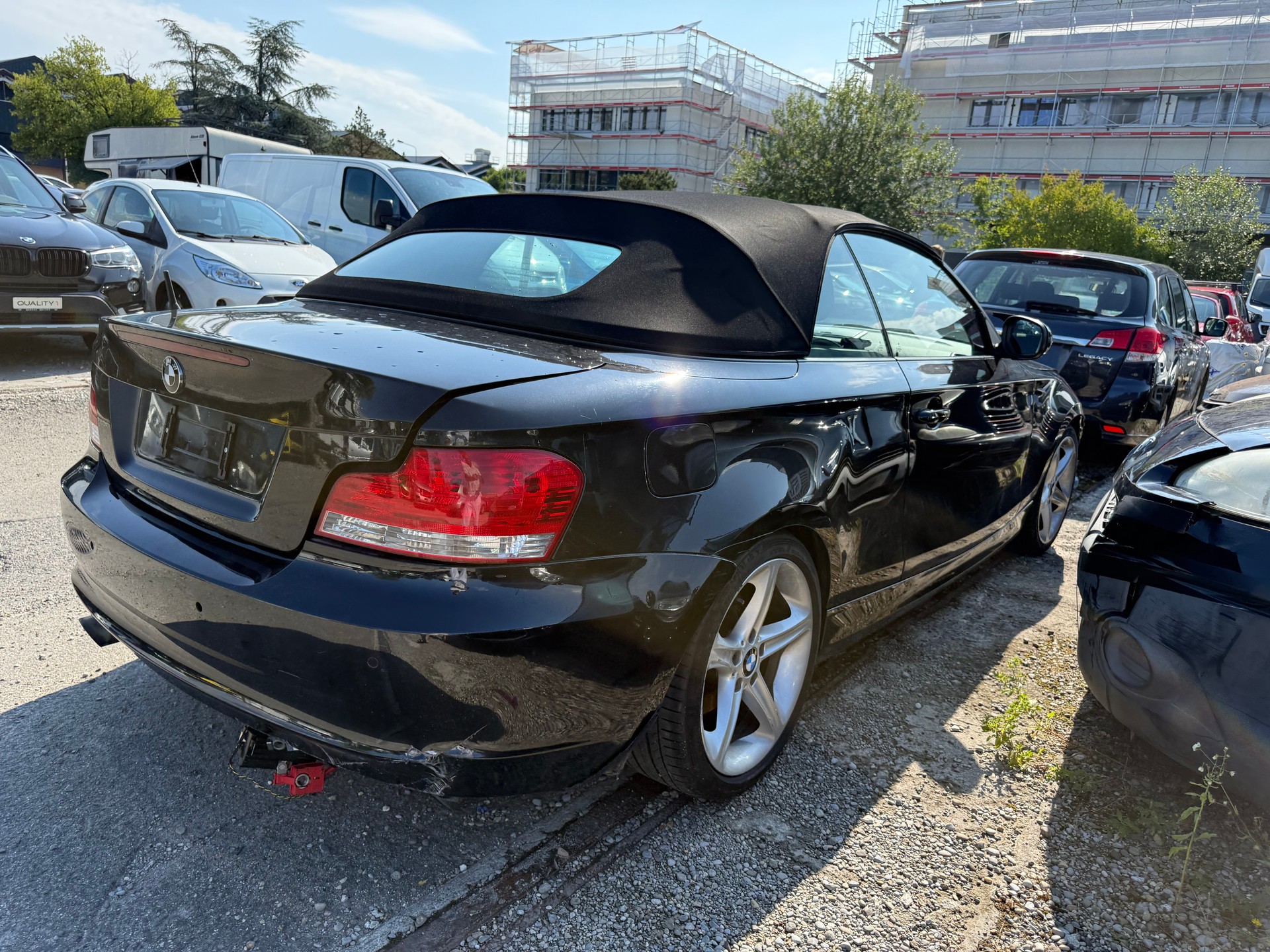 BMW 120i Cabrio-image-7