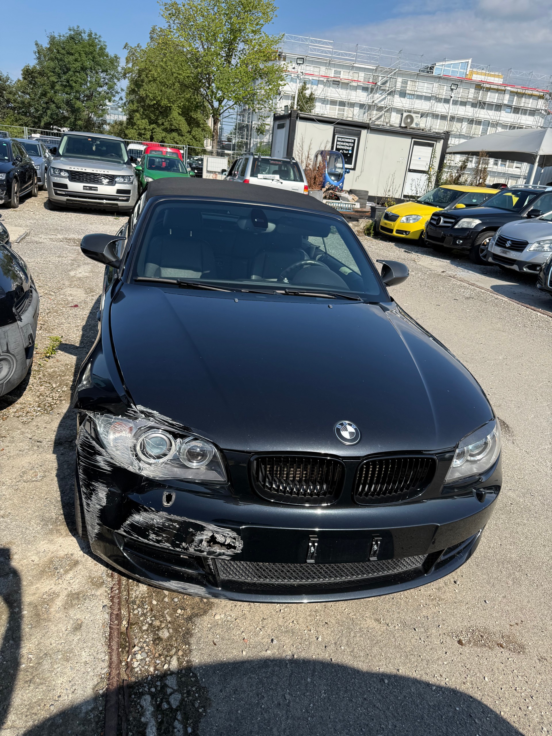 BMW 120i Cabrio-image-4