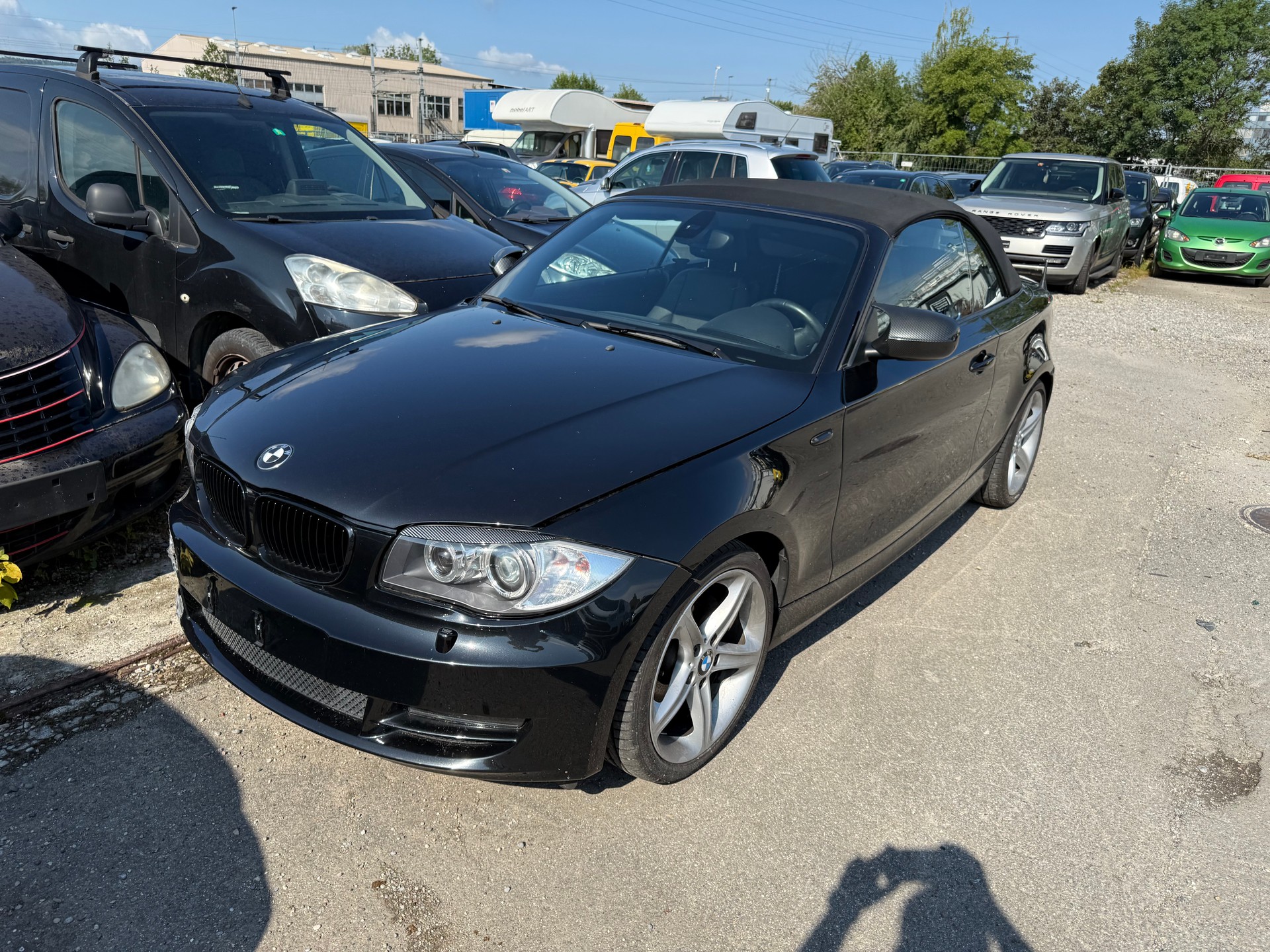 BMW 120i Cabrio-image-3