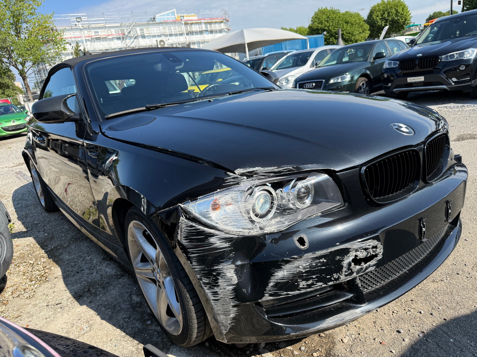 BMW 120i Cabrio-image-5
